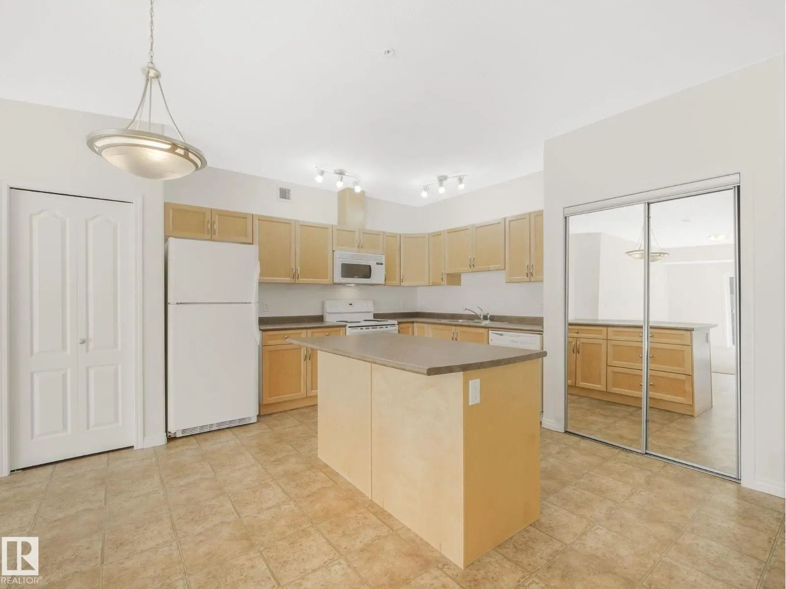 #210 105 WEST HAVEN DR