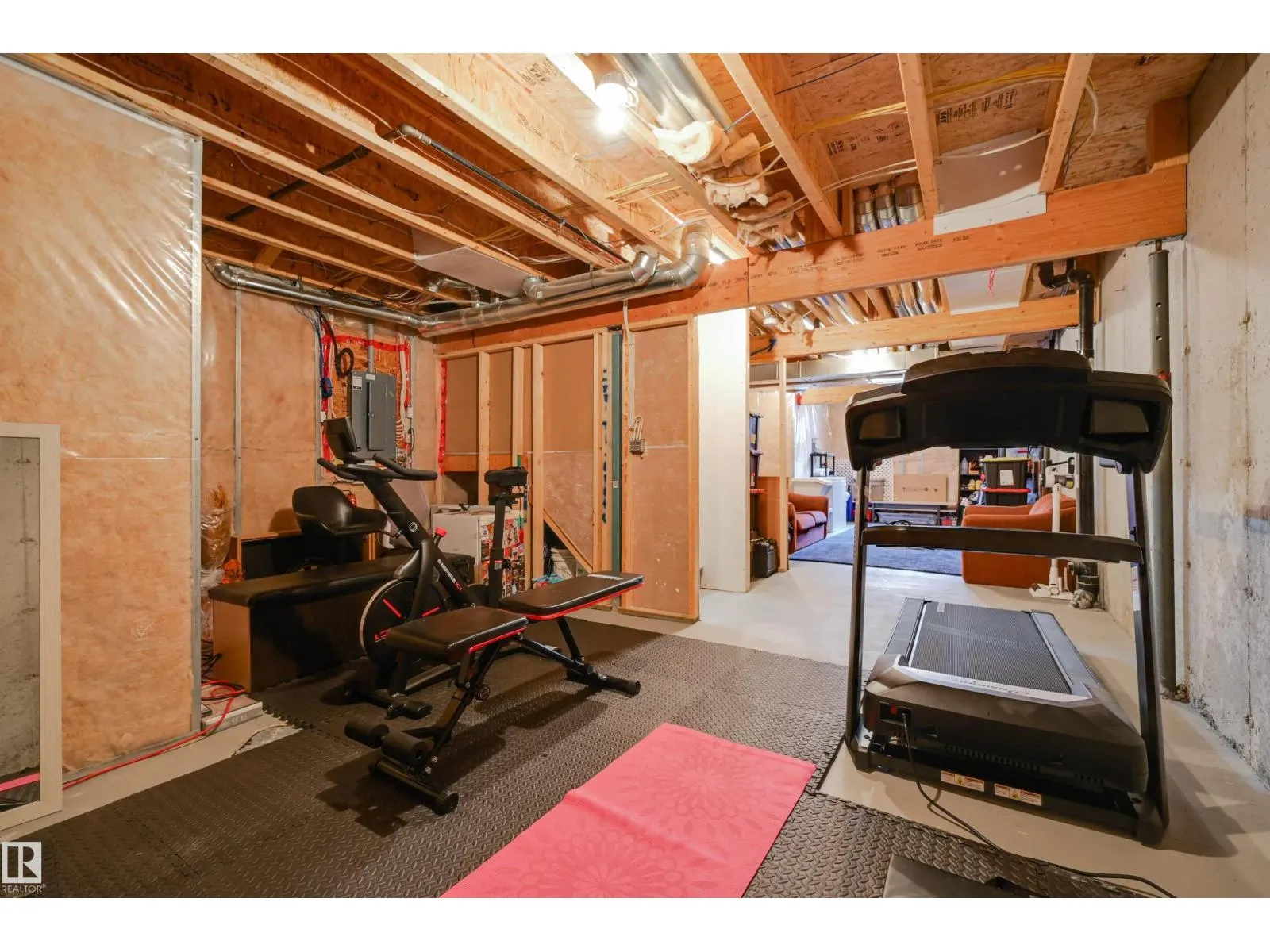 7343 EDGEMONT WY NW