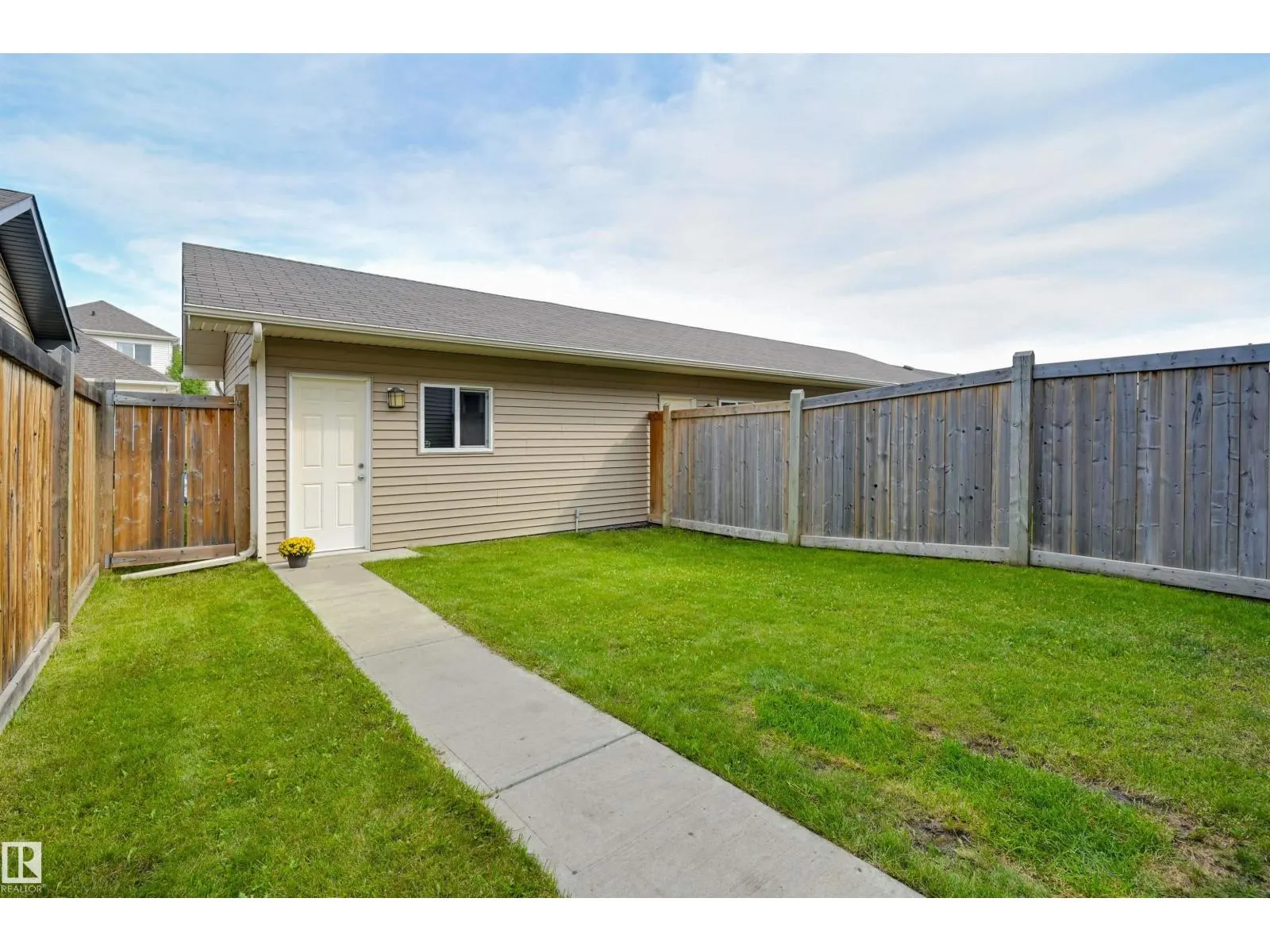 7343 EDGEMONT WY NW