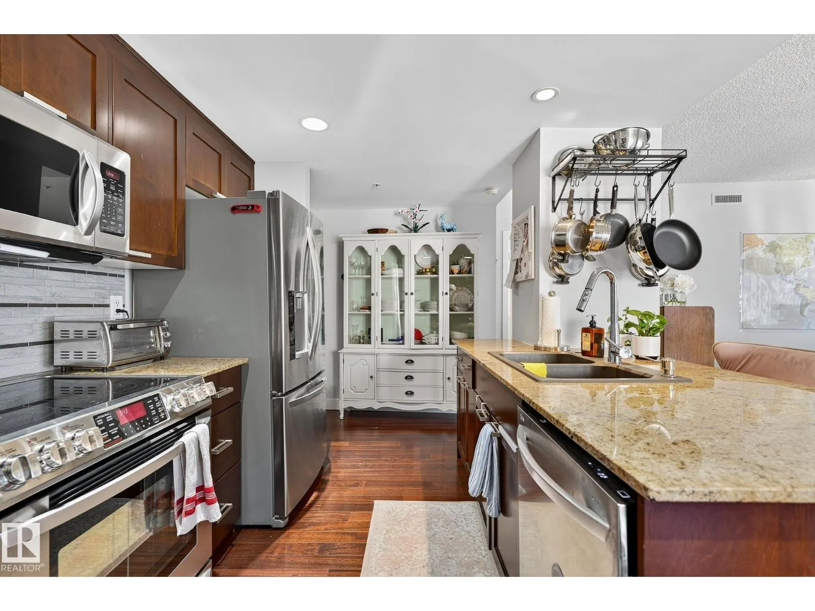 #401 10028 119 ST NW