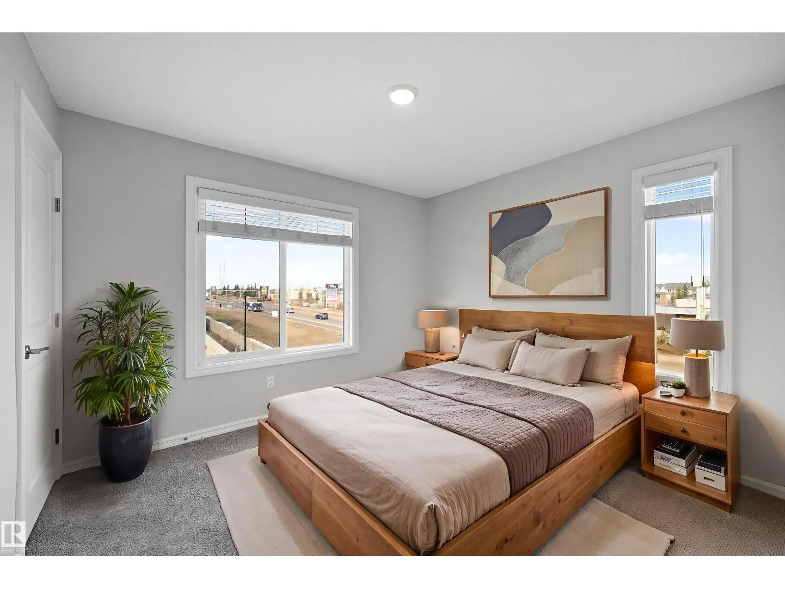 #34 2215 24 ST NW