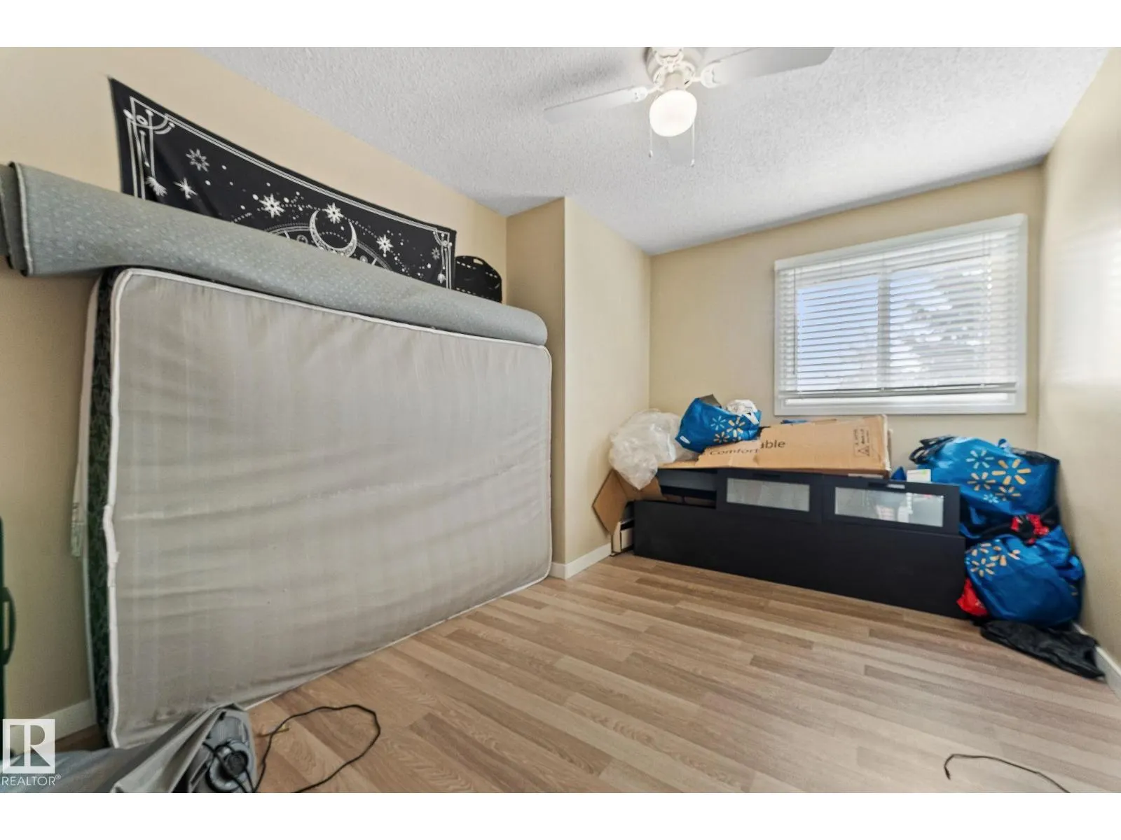 #202 2904 139 AV NW
