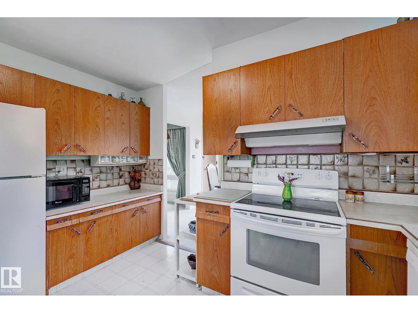 140 WINDERMERE DR NW