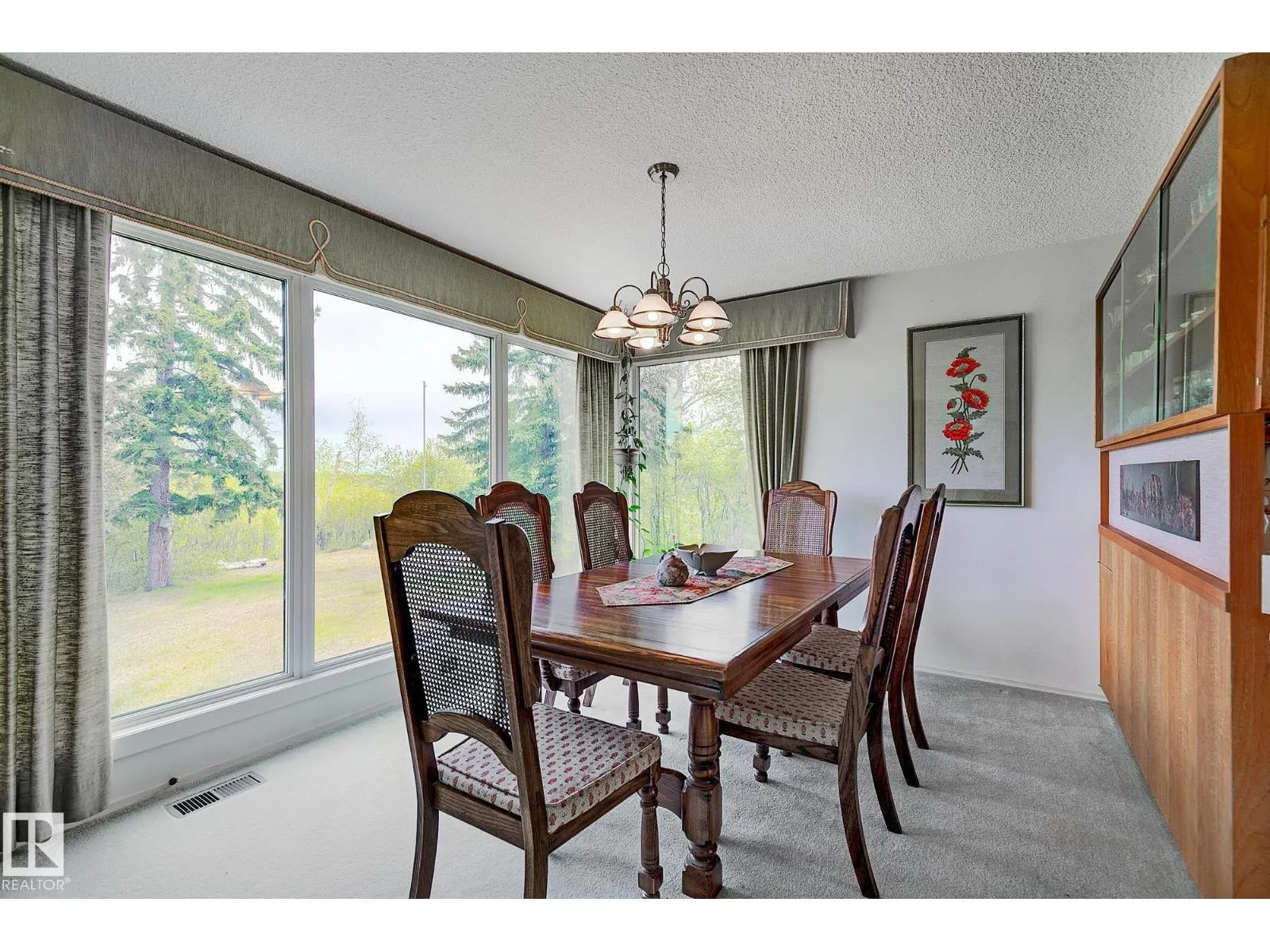 140 WINDERMERE DR NW