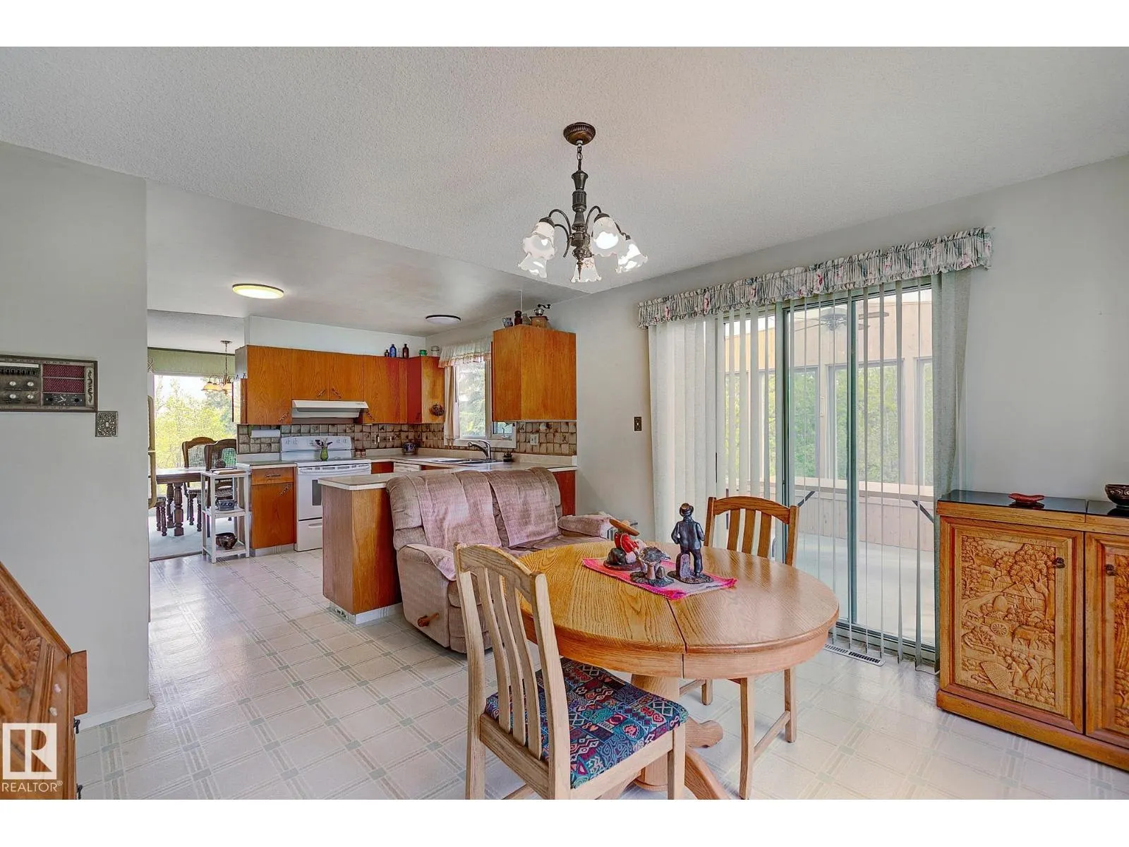 140 WINDERMERE DR NW