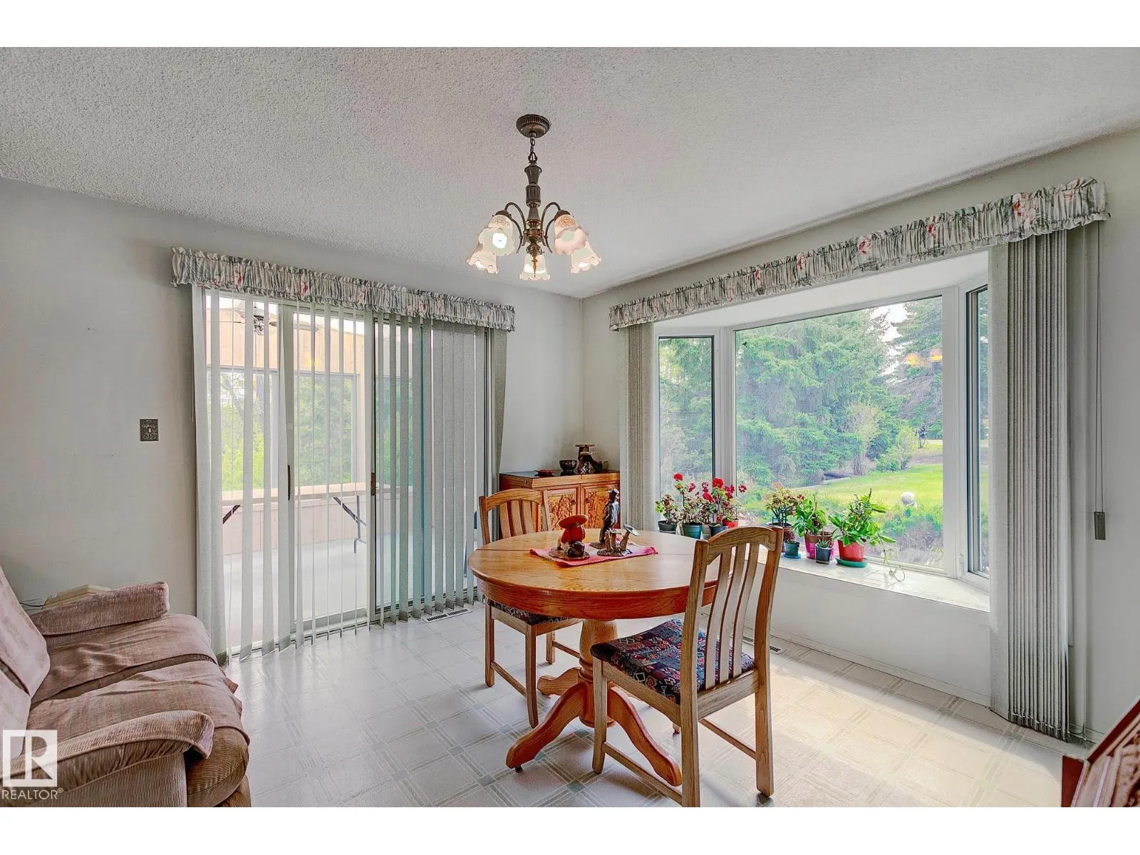 140 WINDERMERE DR NW