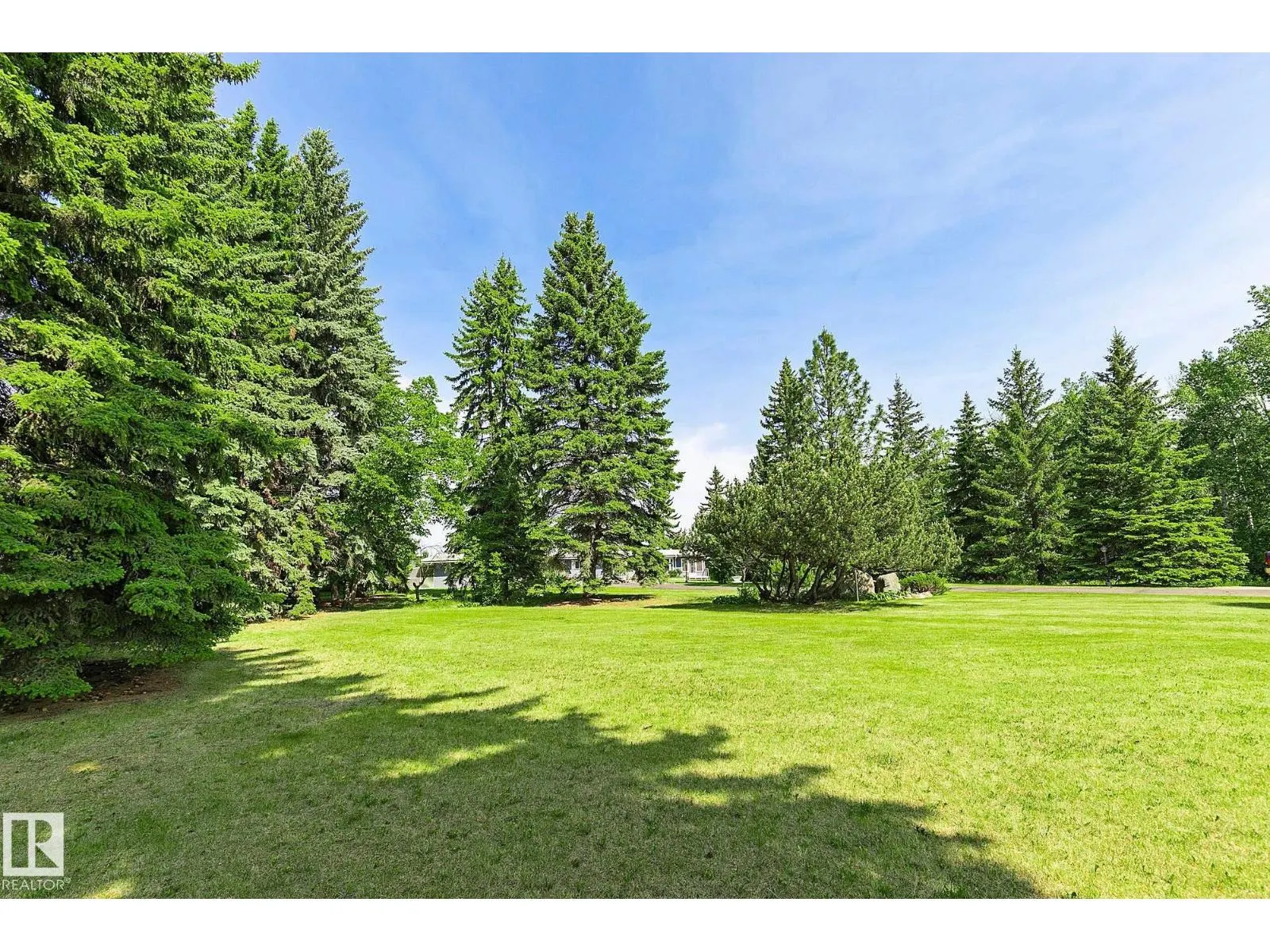 140 WINDERMERE DR NW