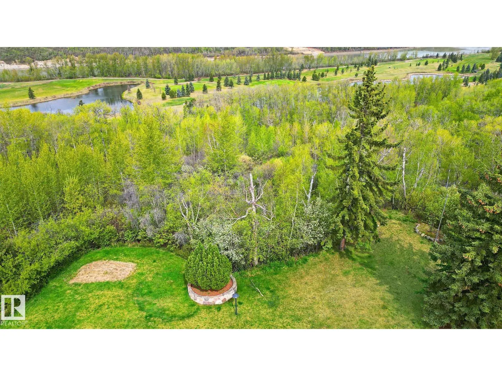140 WINDERMERE DR NW