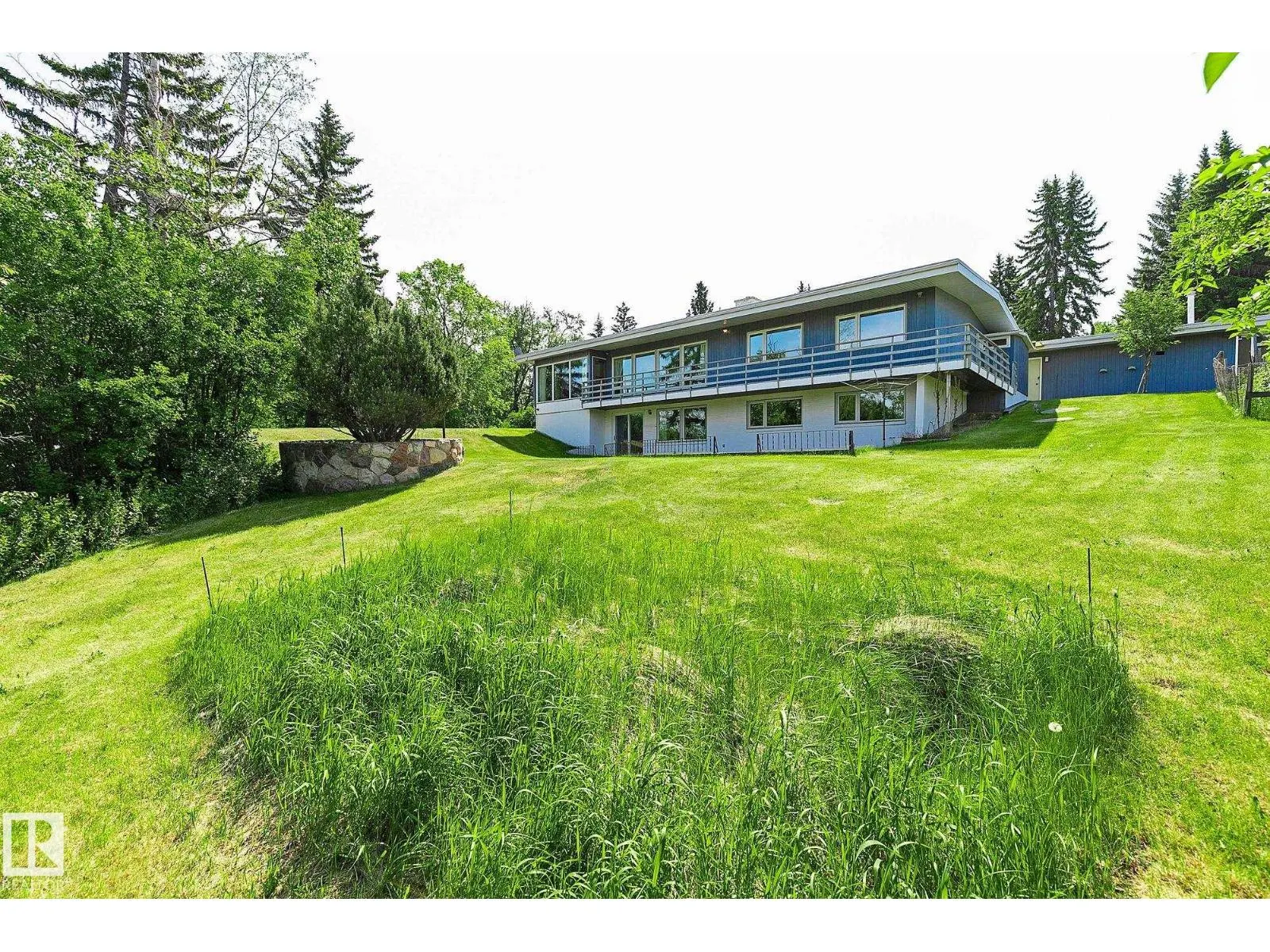 140 WINDERMERE DR NW