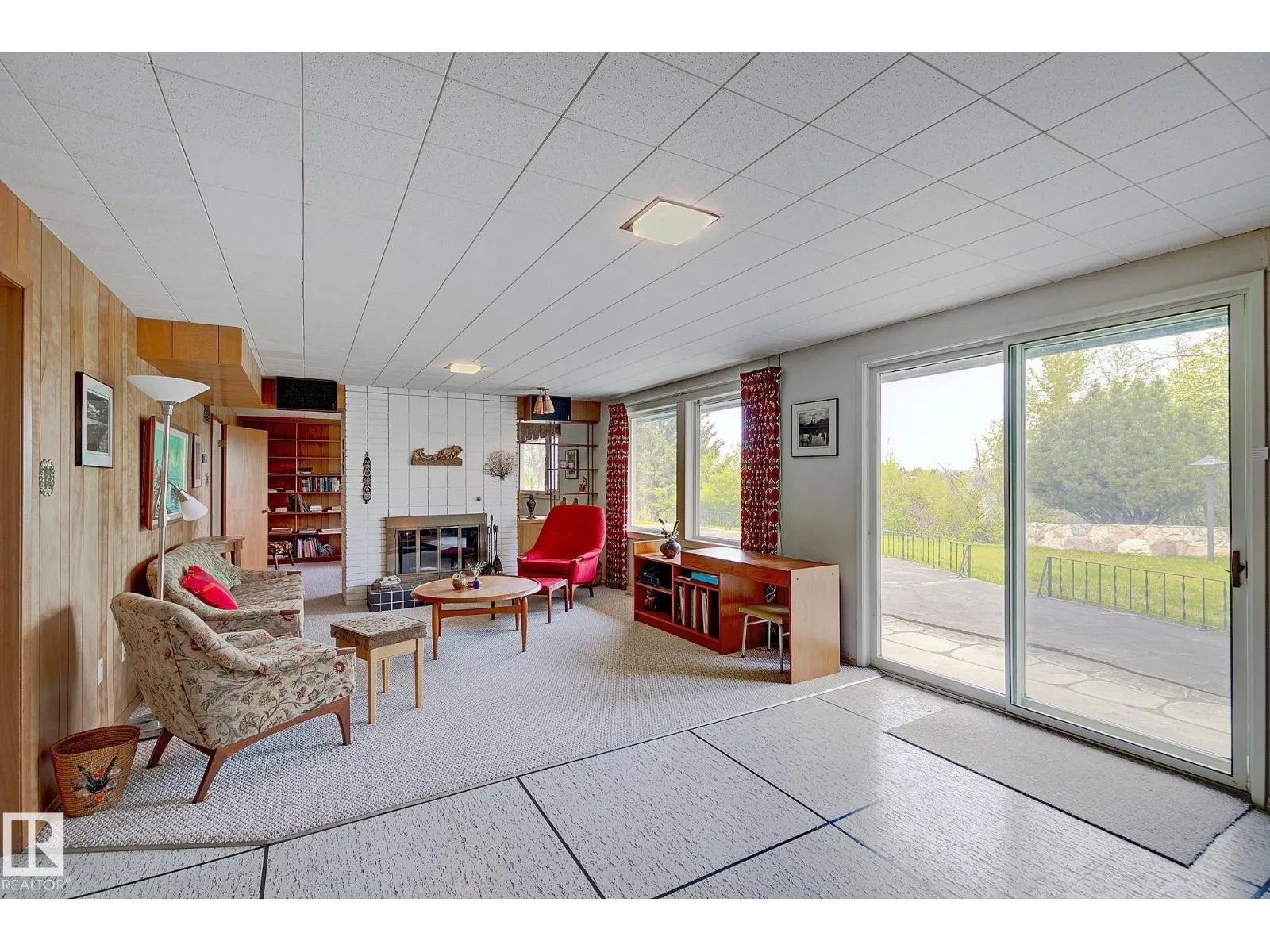 140 WINDERMERE DR NW