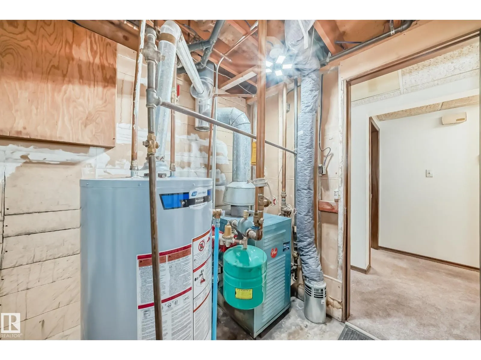 11211 79 ST NW