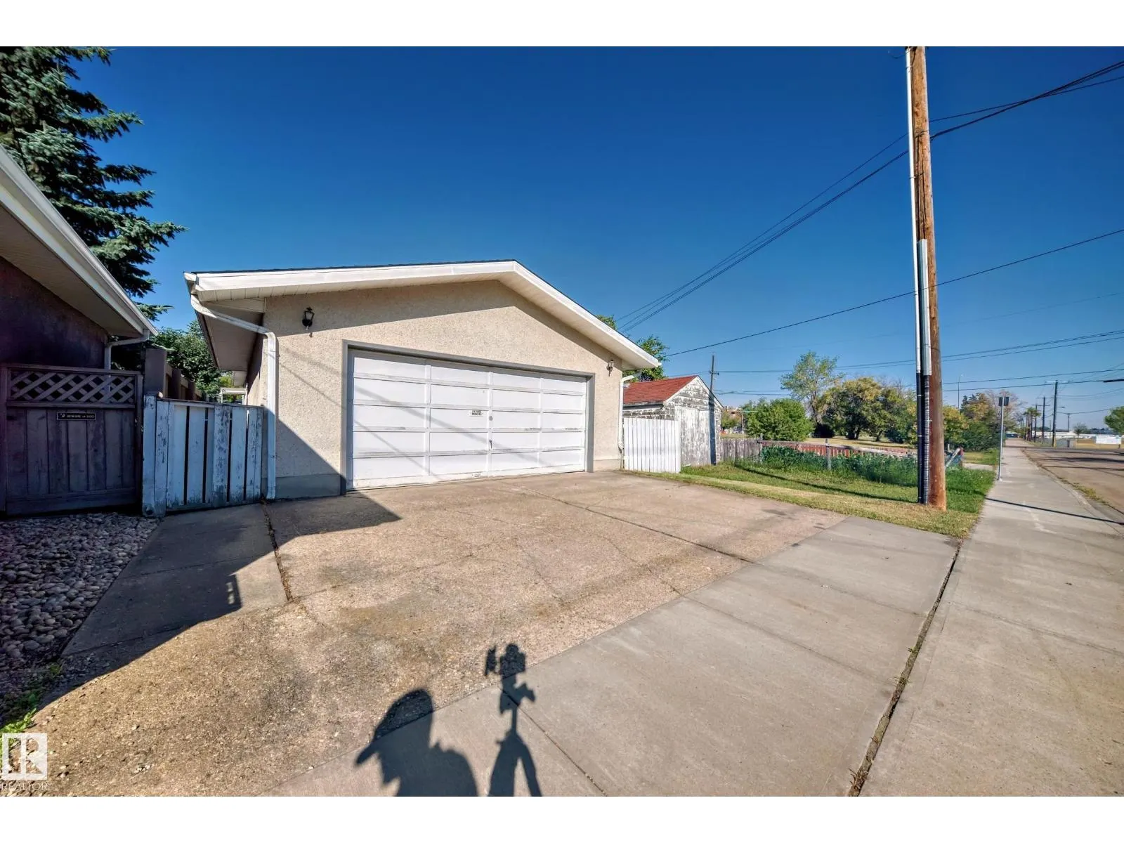 11211 79 ST NW