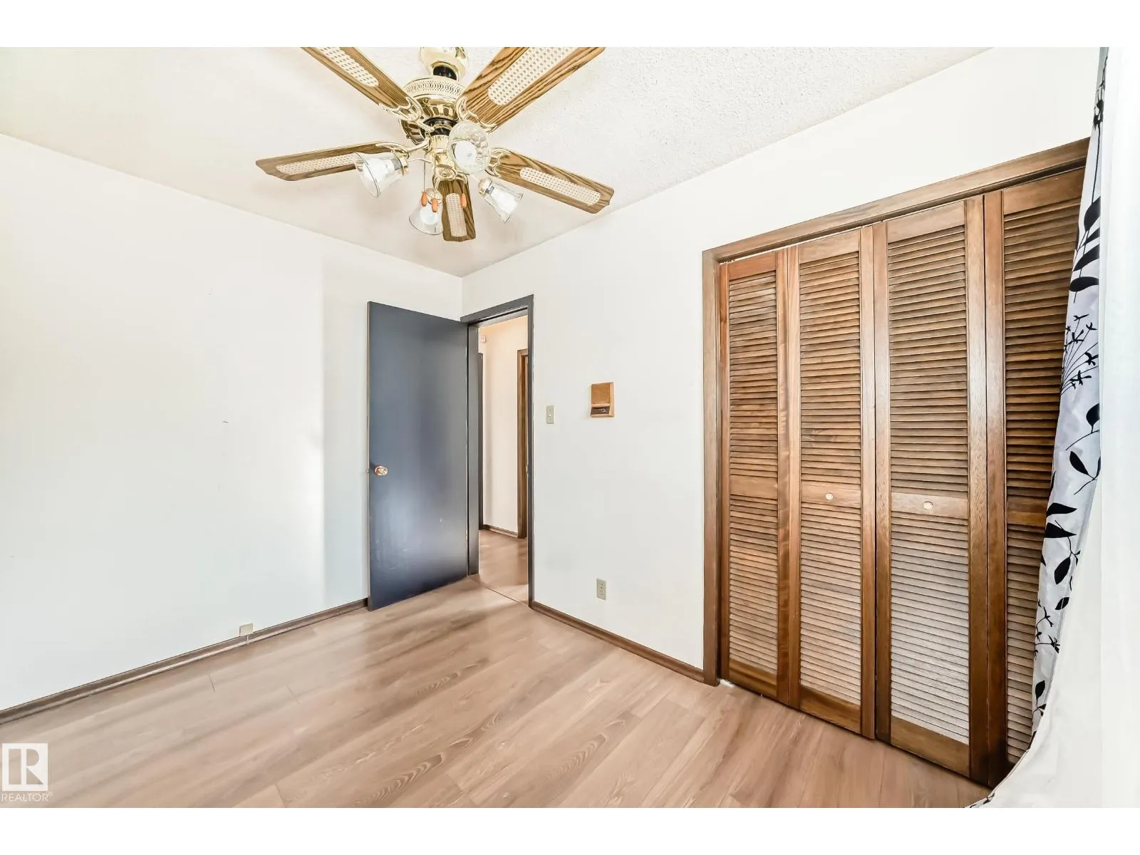 11211 79 ST NW