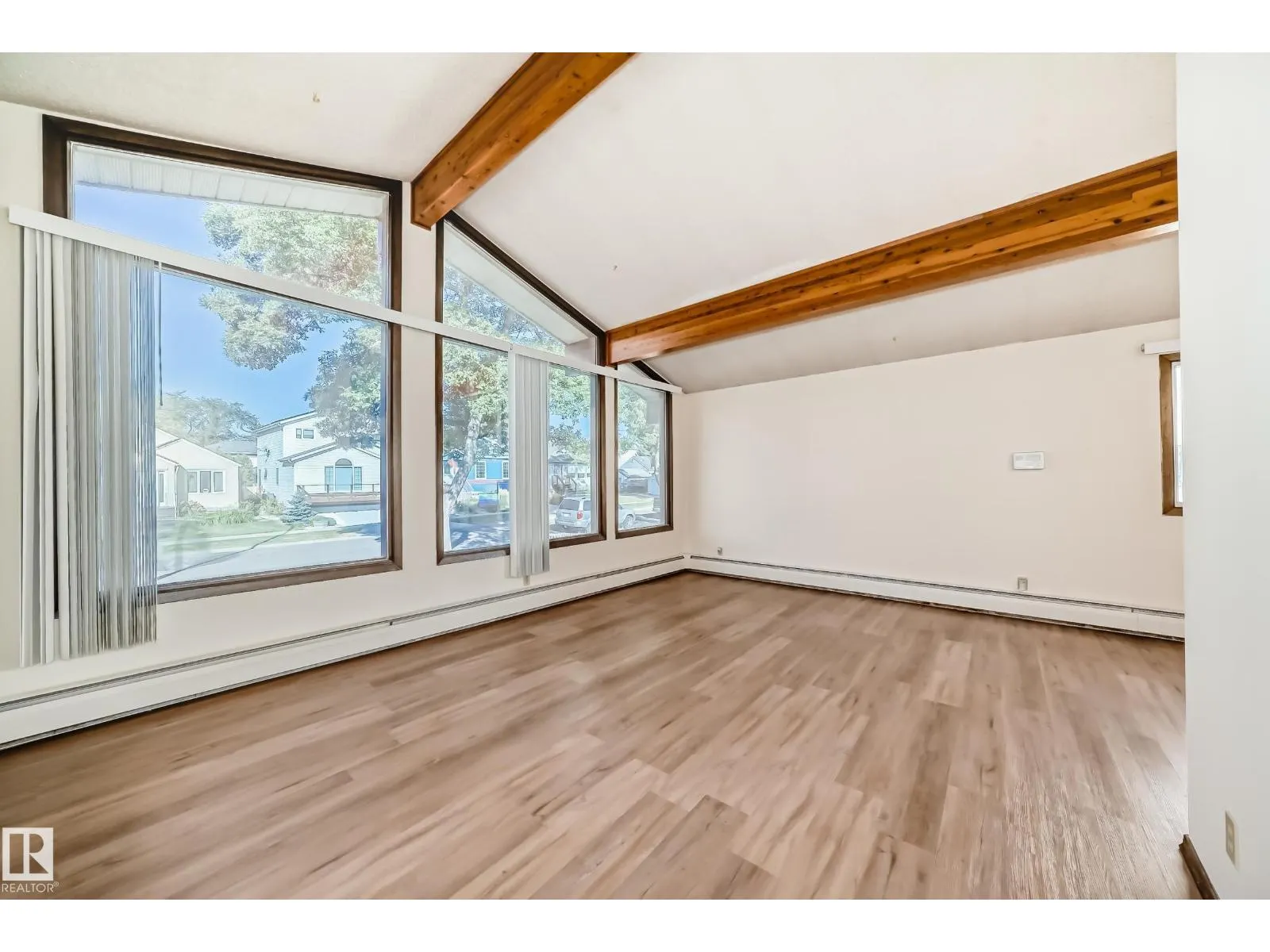 11211 79 ST NW