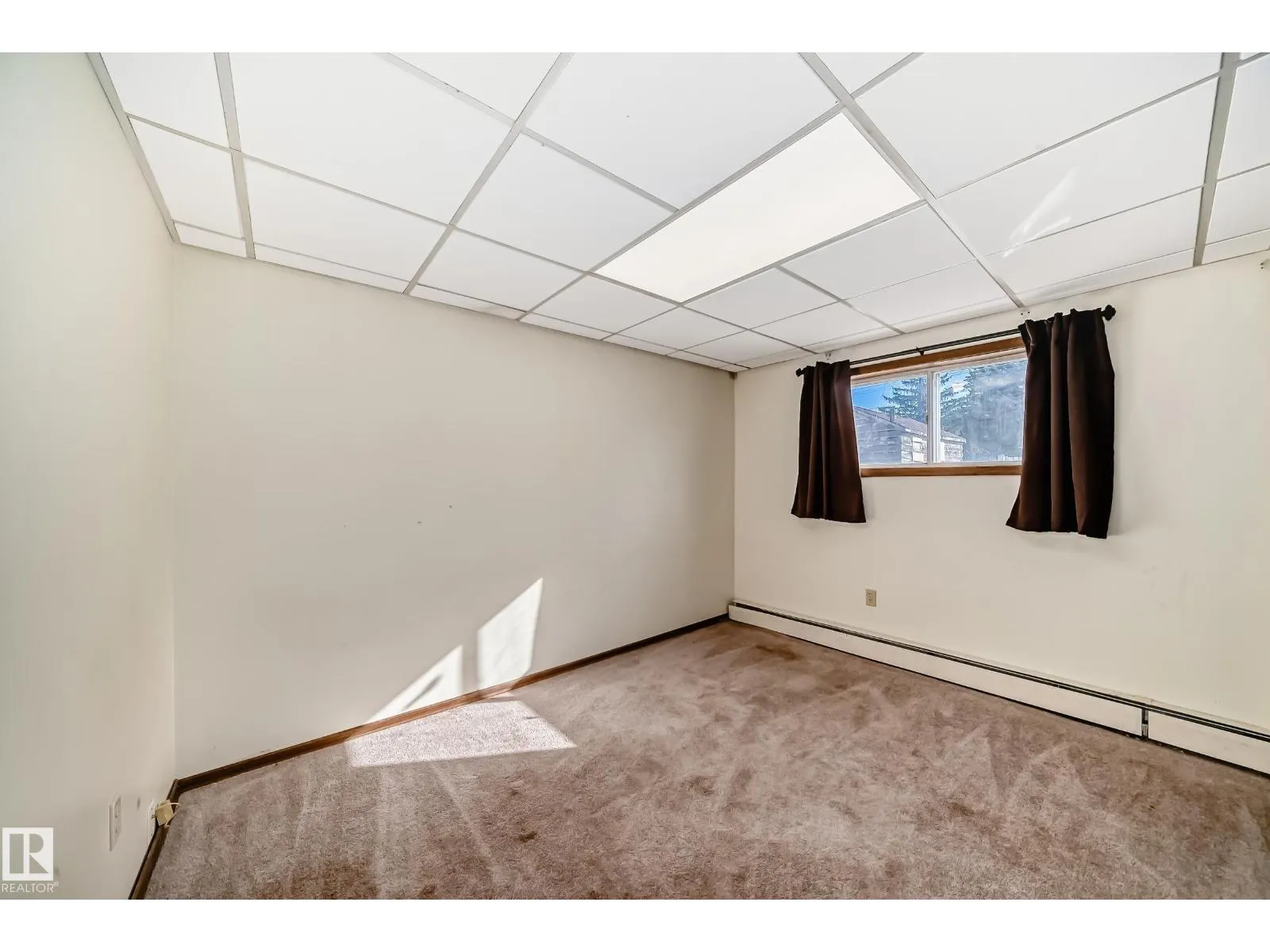 11211 79 ST NW