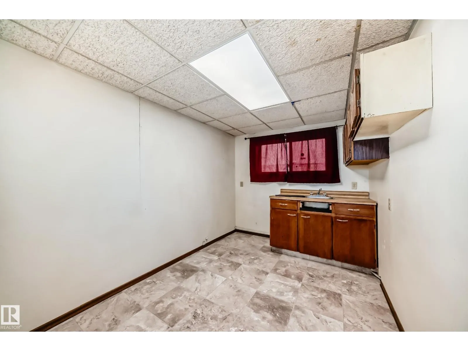 11211 79 ST NW