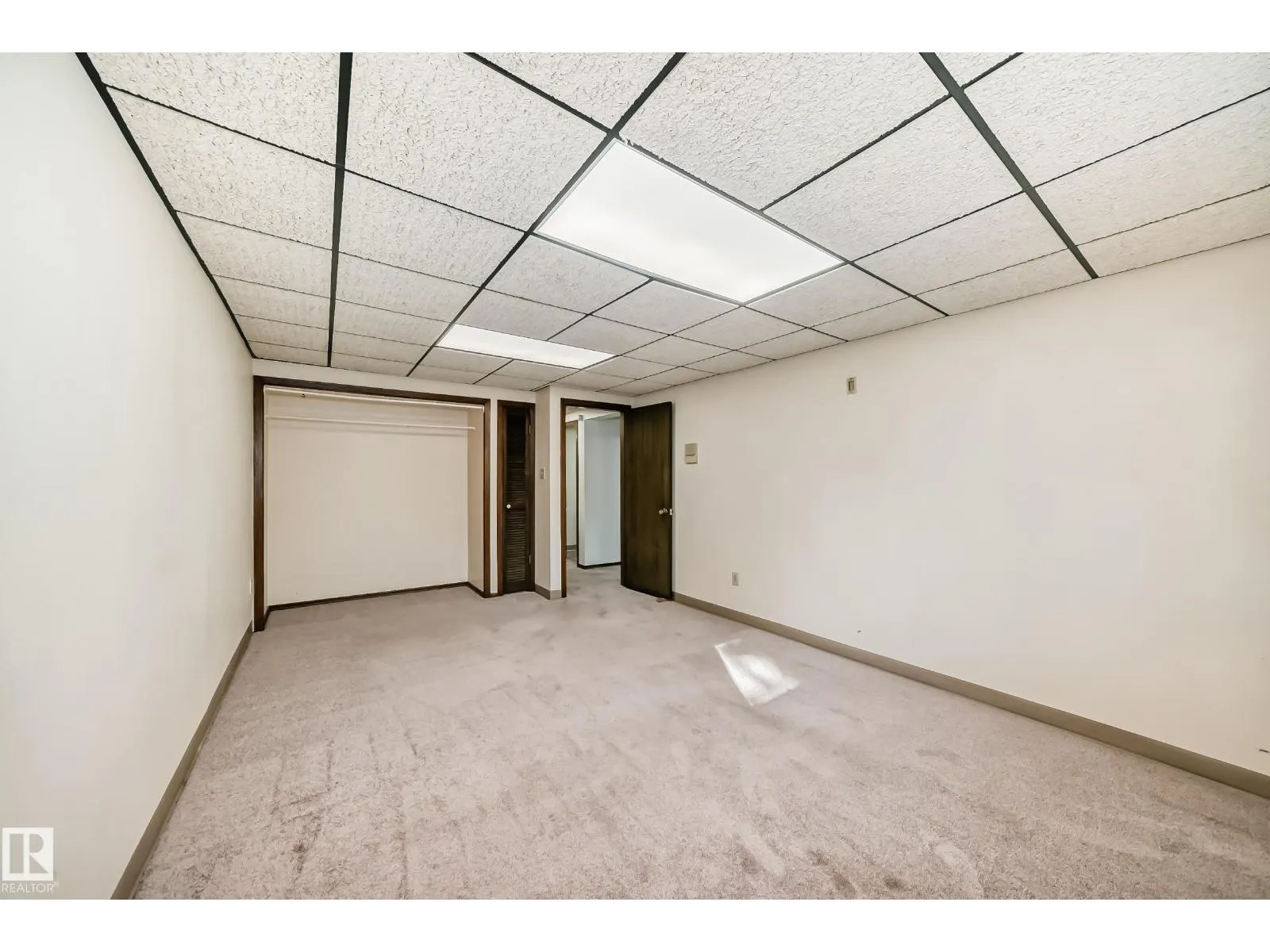 11211 79 ST NW