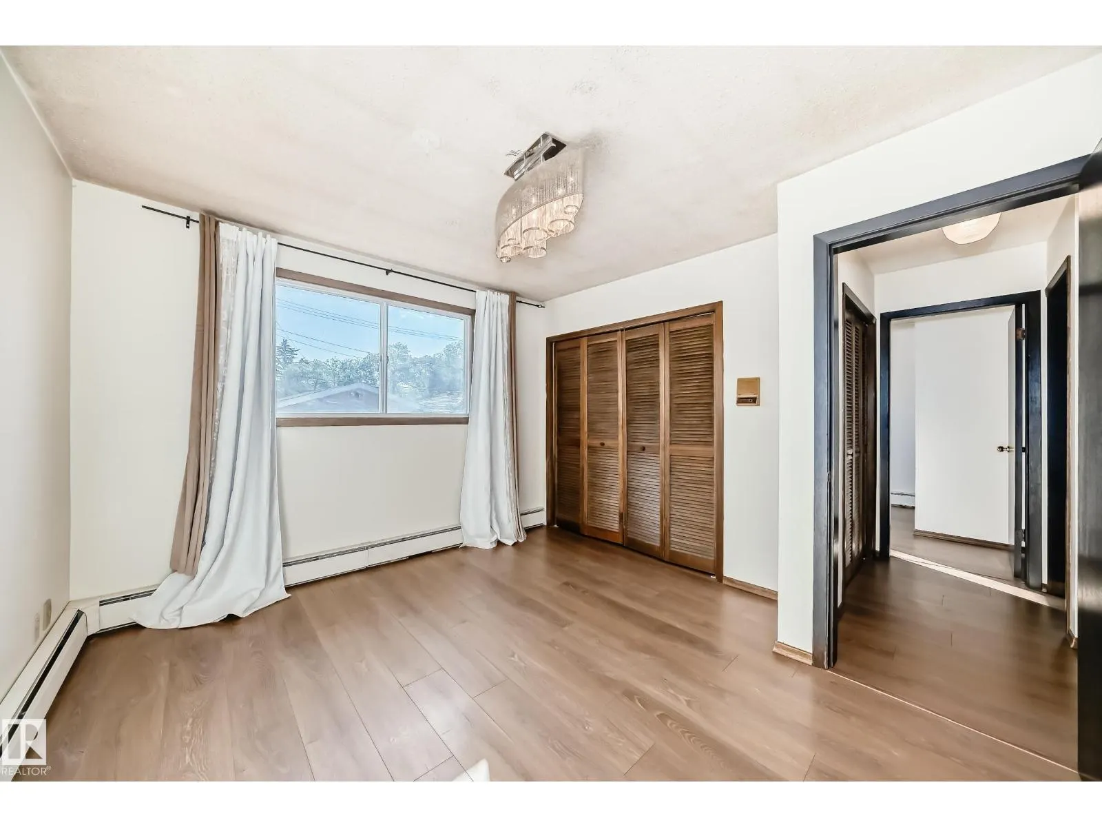 11211 79 ST NW