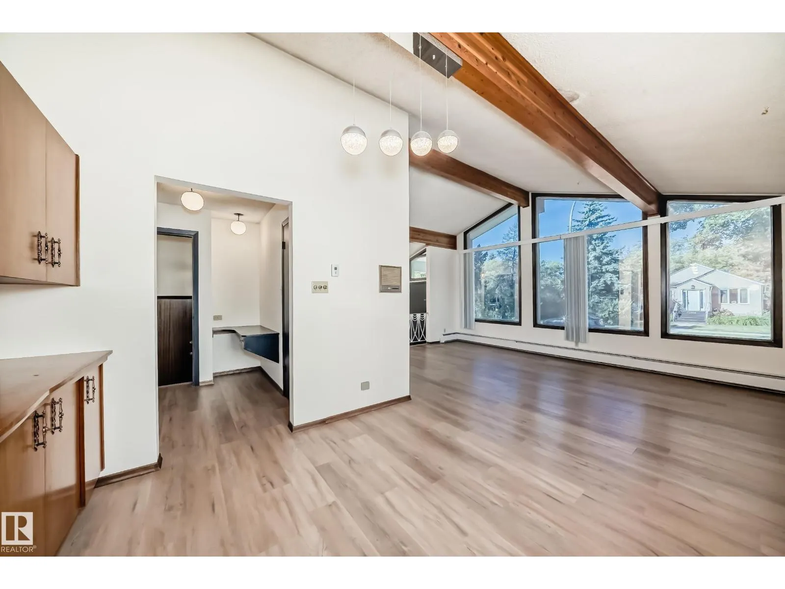11211 79 ST NW