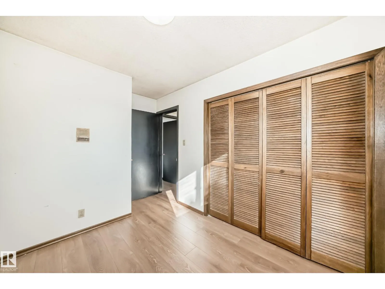 11211 79 ST NW