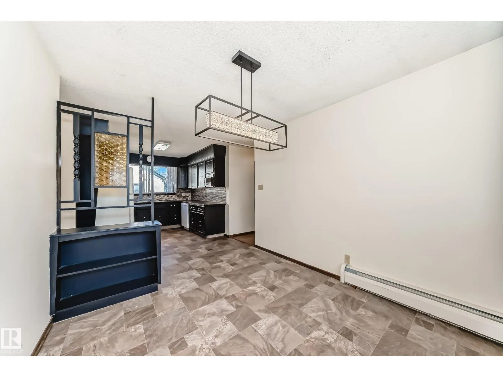 11211 79 ST NW