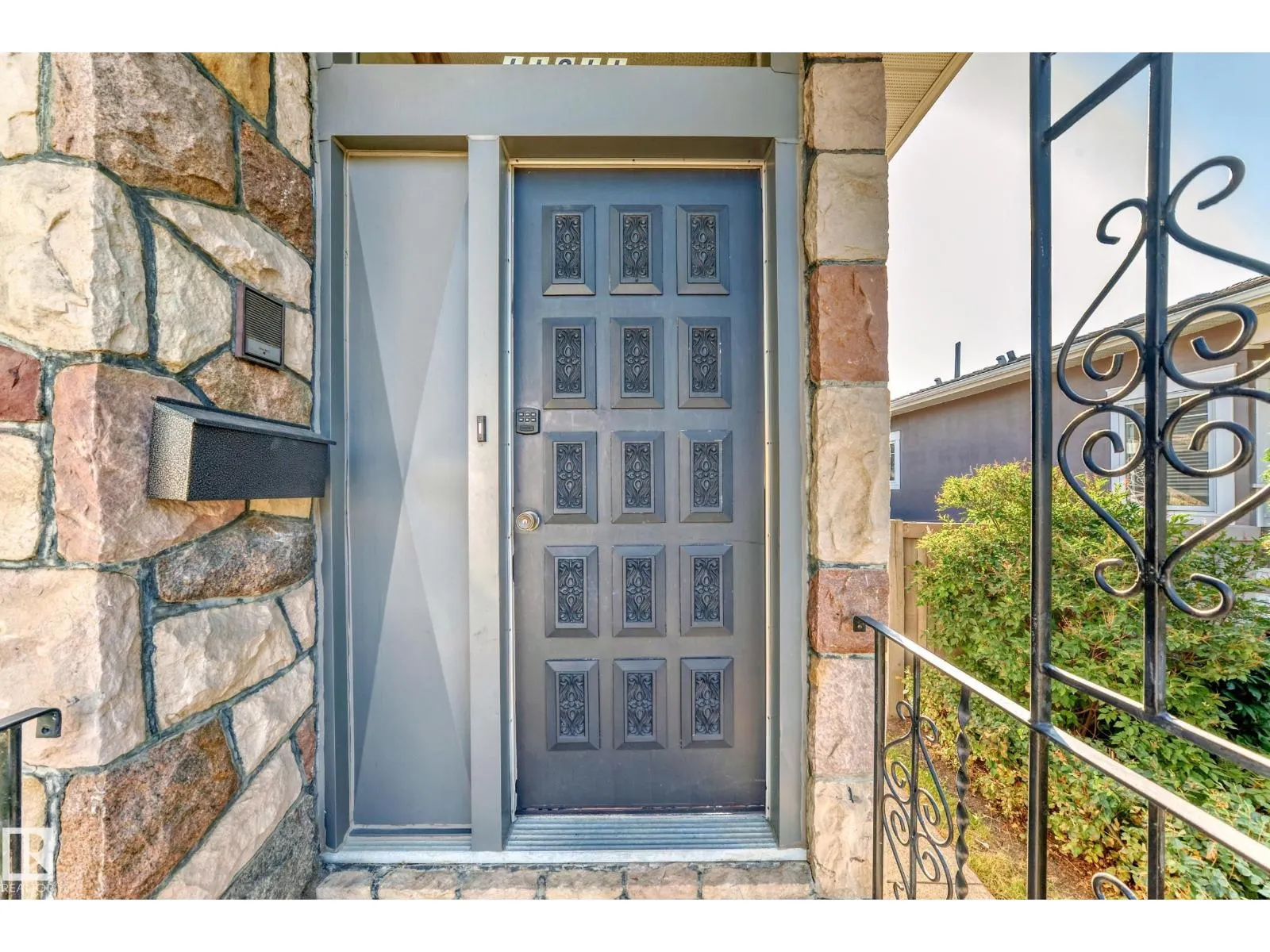 11211 79 ST NW