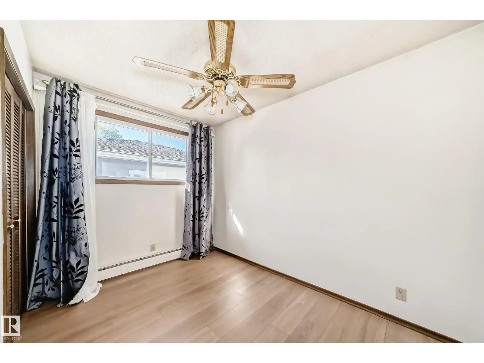 11211 79 ST NW