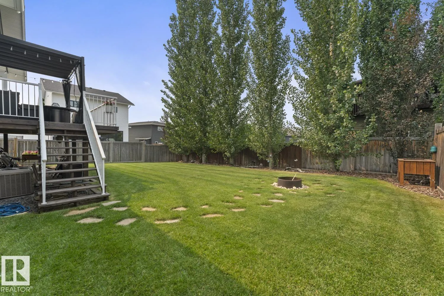 2518 Lockhart WY