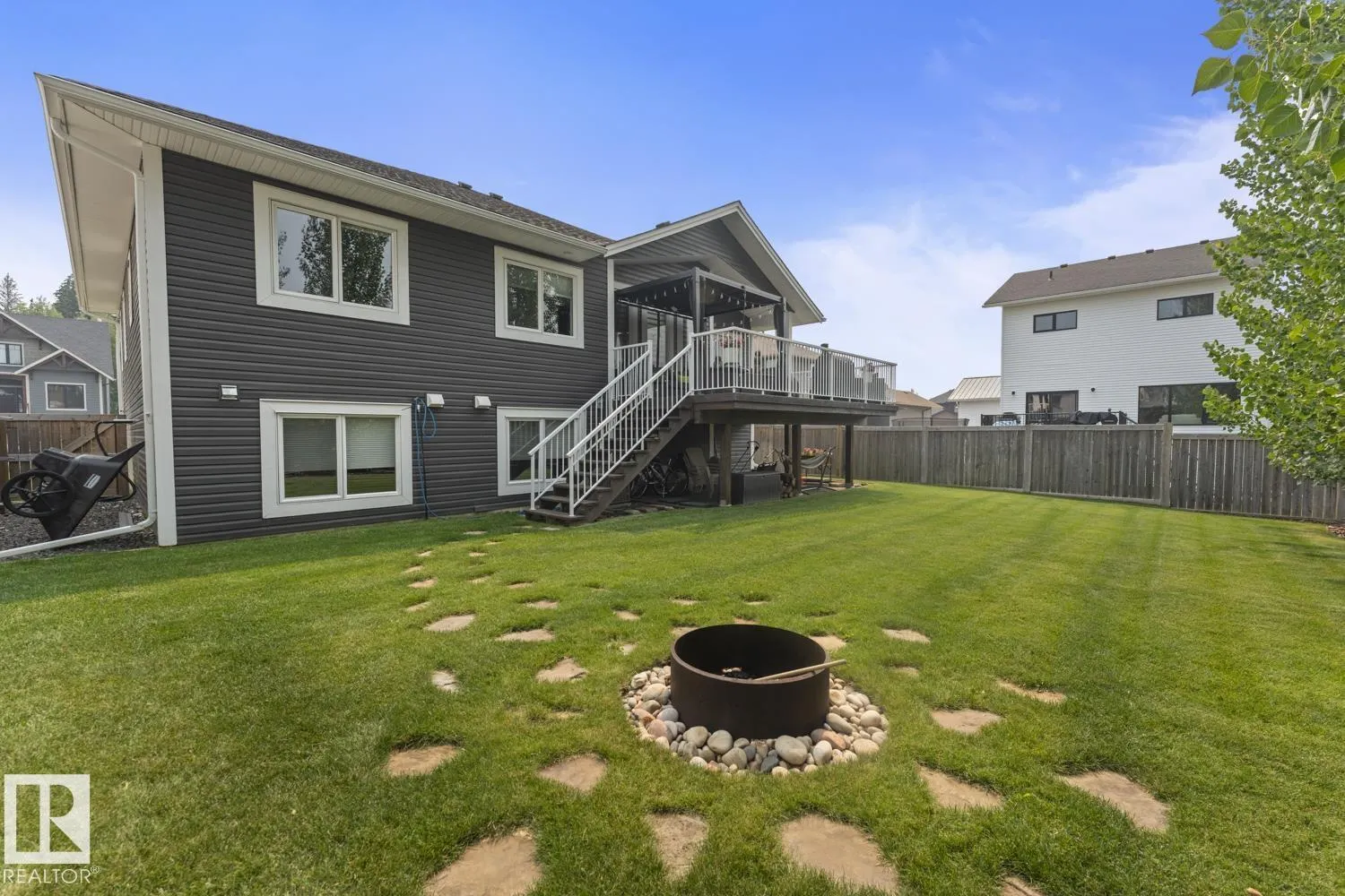 2518 Lockhart WY