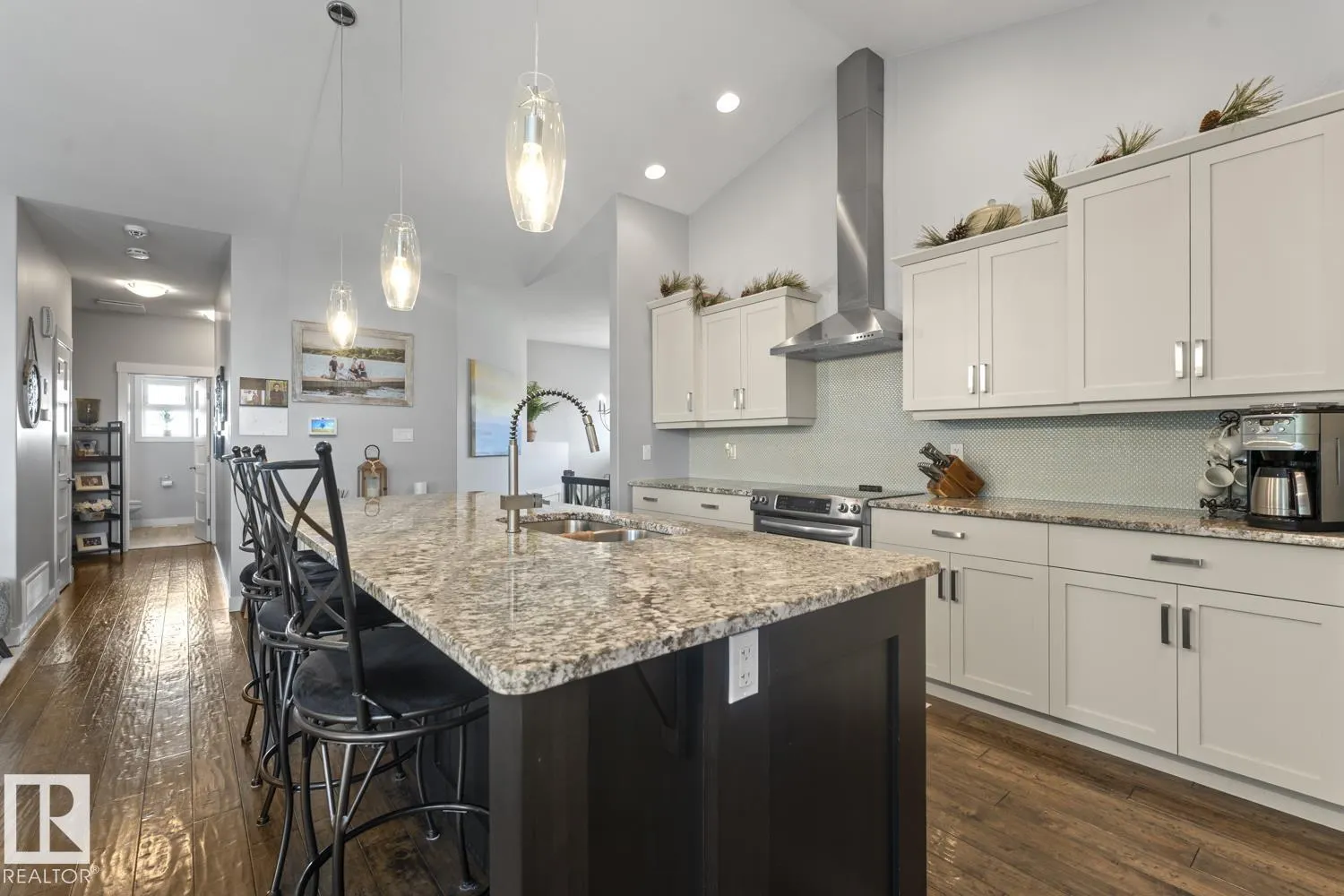 2518 Lockhart WY