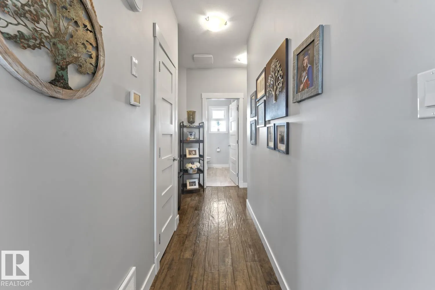 2518 Lockhart WY