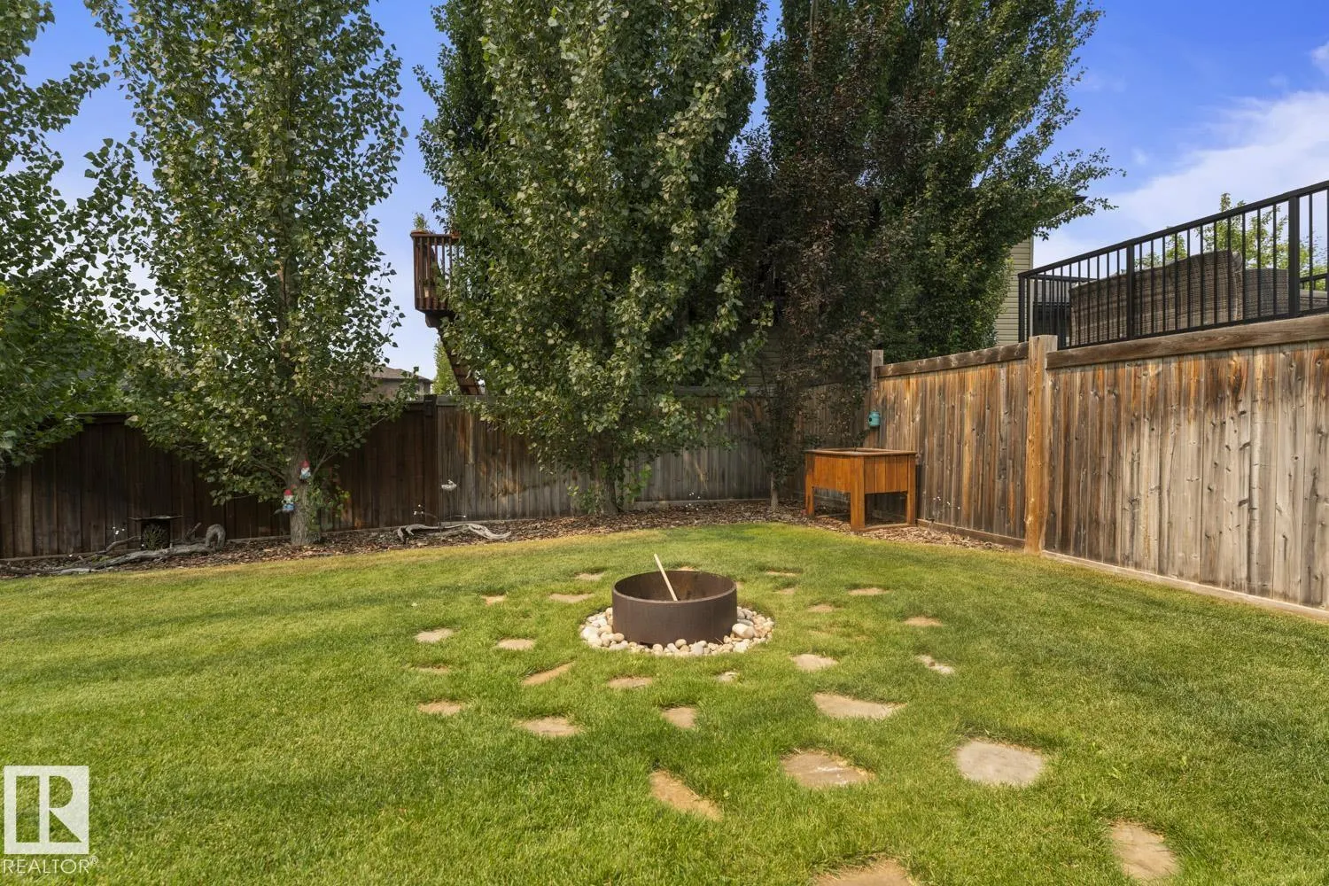 2518 Lockhart WY
