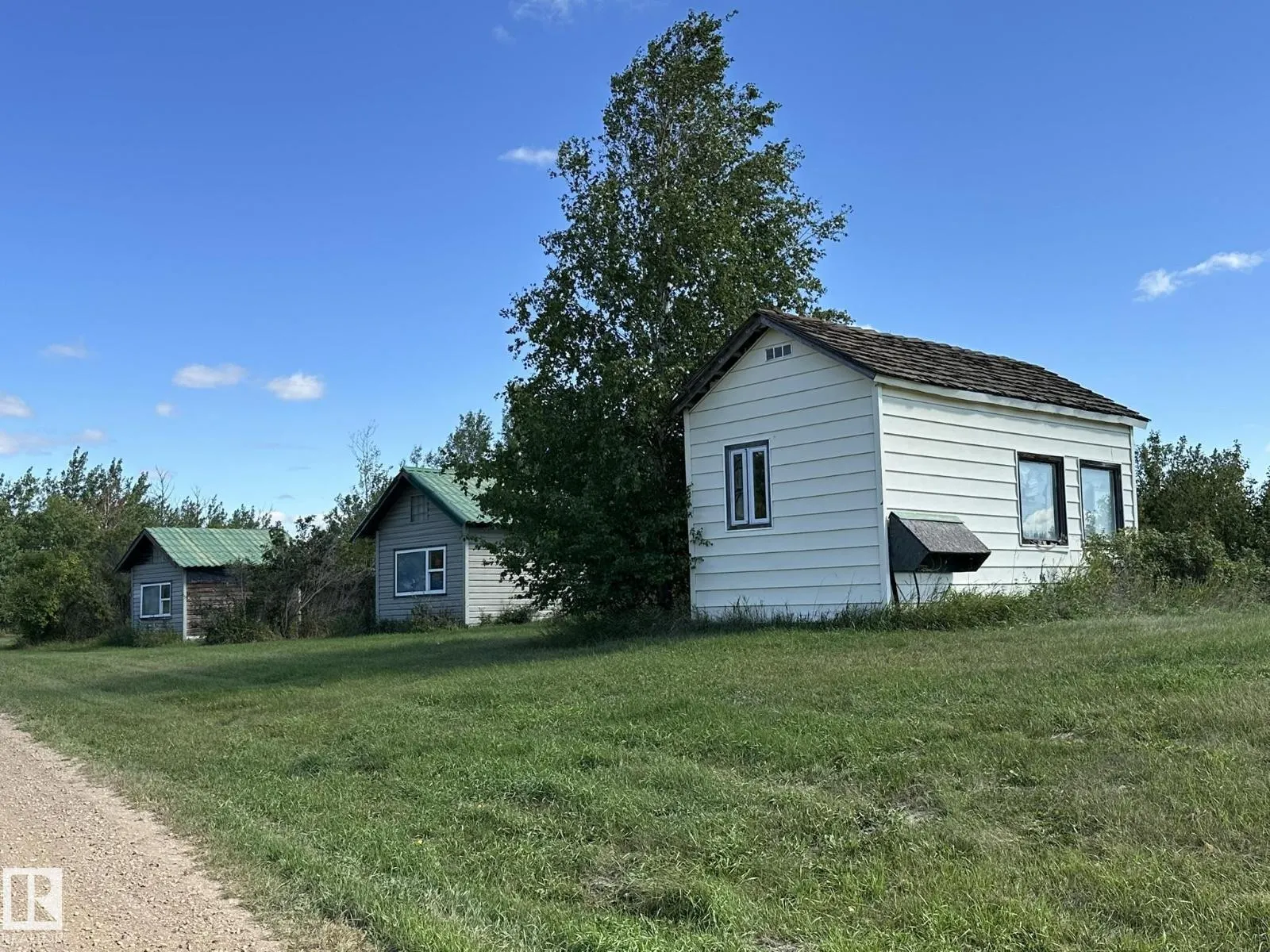 17401 Victoria TR