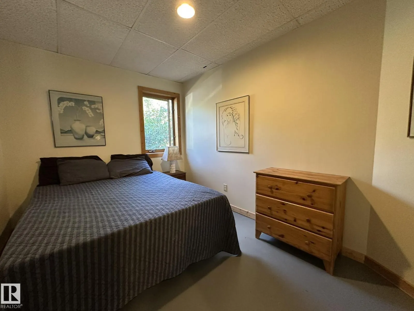 17401 Victoria TR