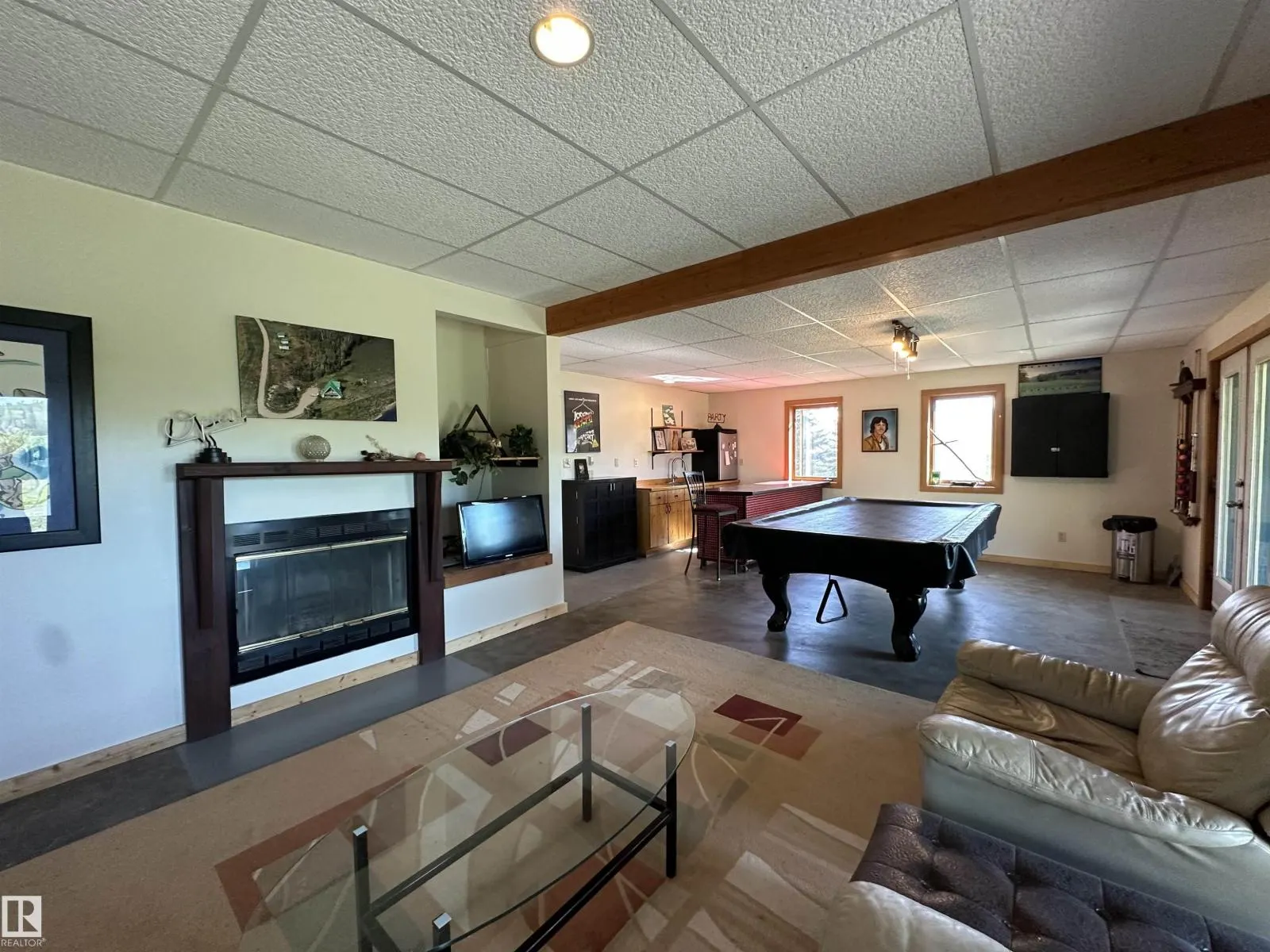 17401 Victoria TR