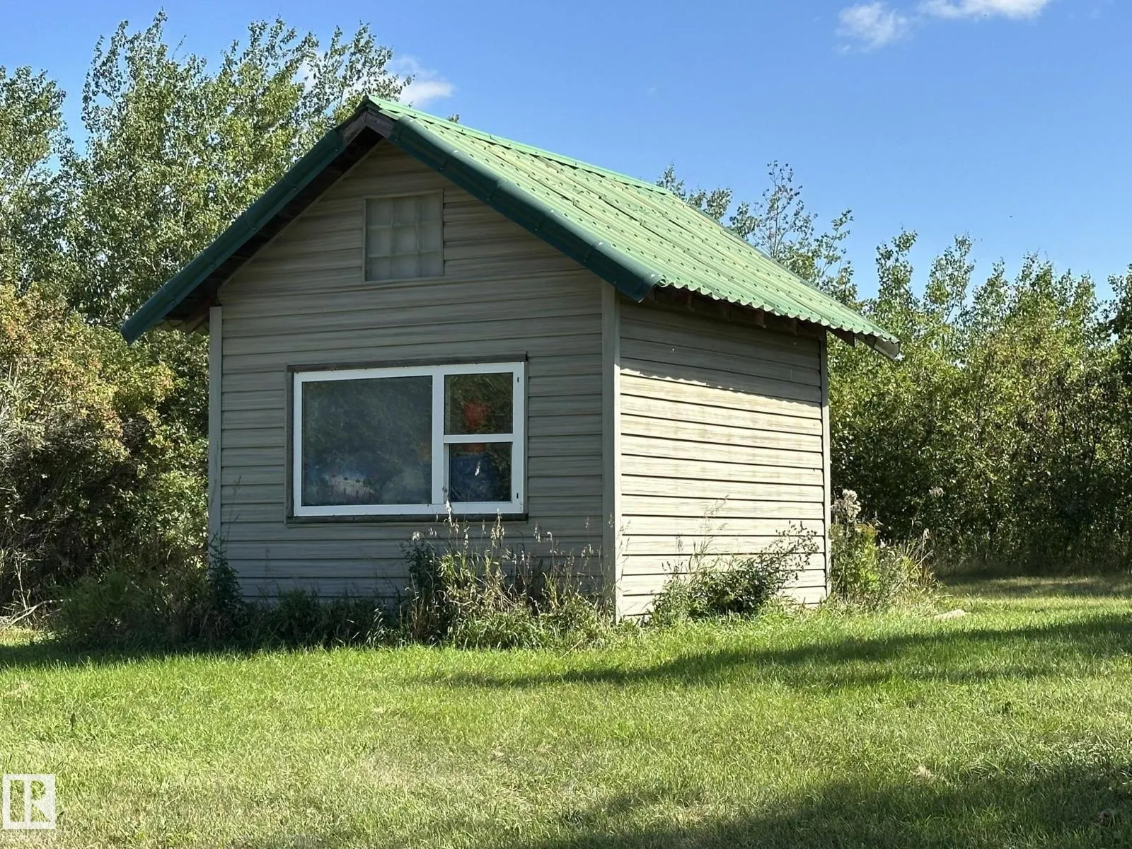 17401 Victoria TR