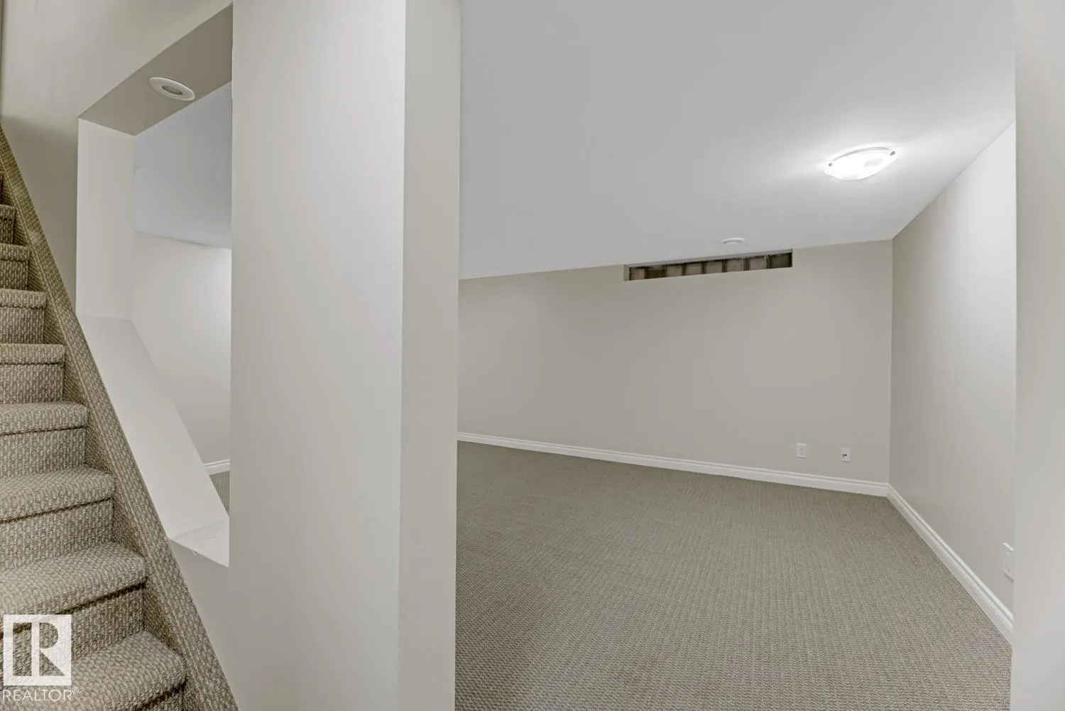 8308 133 AV NW