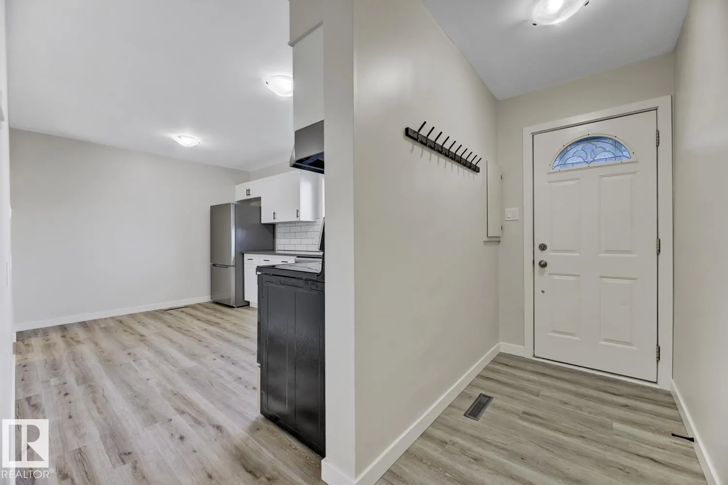 8308 133 AV NW