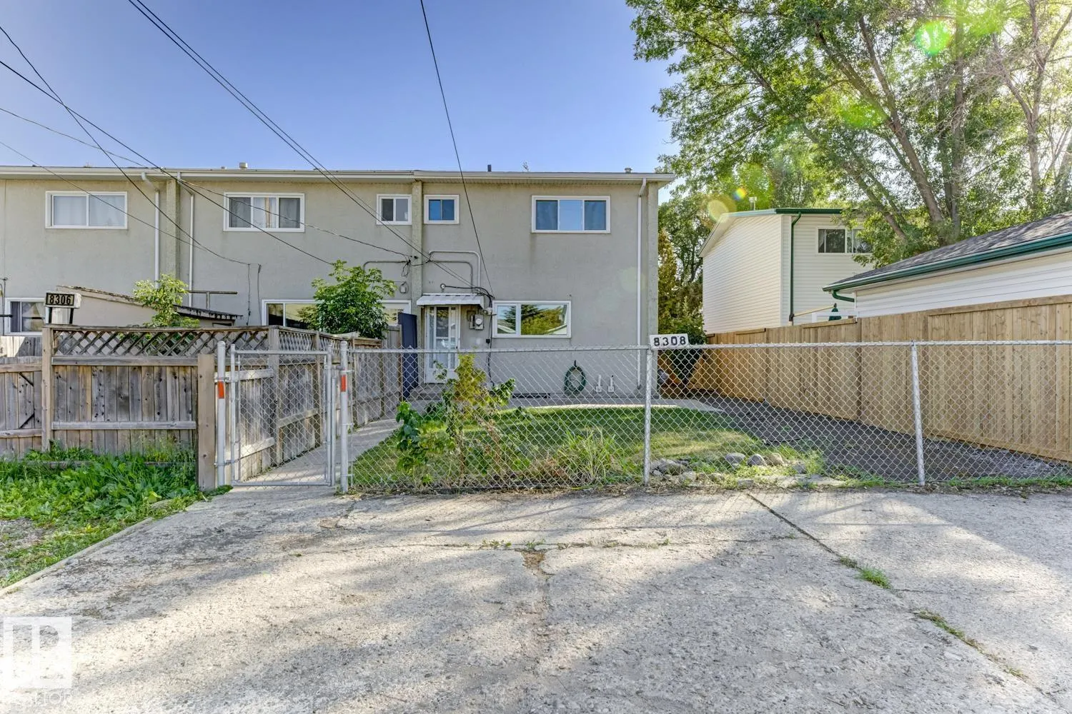 8308 133 AV NW