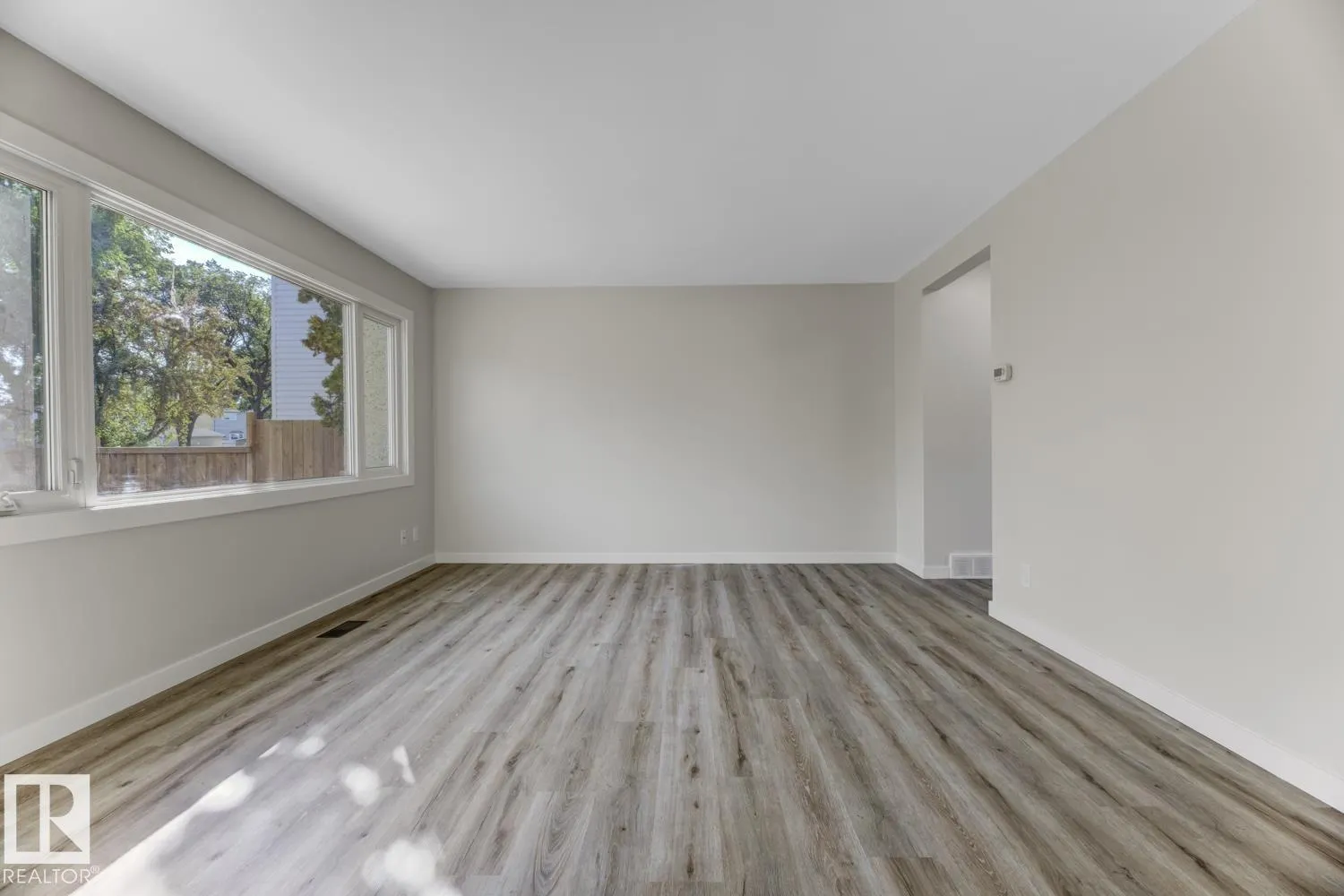 8308 133 AV NW