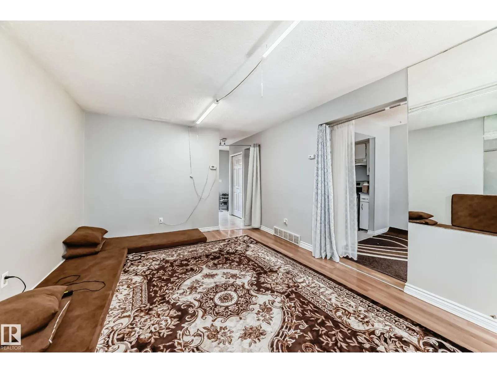 2343 139 AV NW