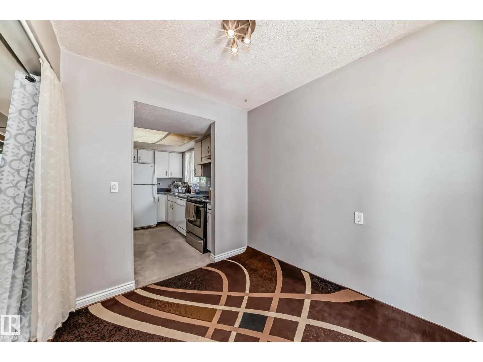 2343 139 AV NW