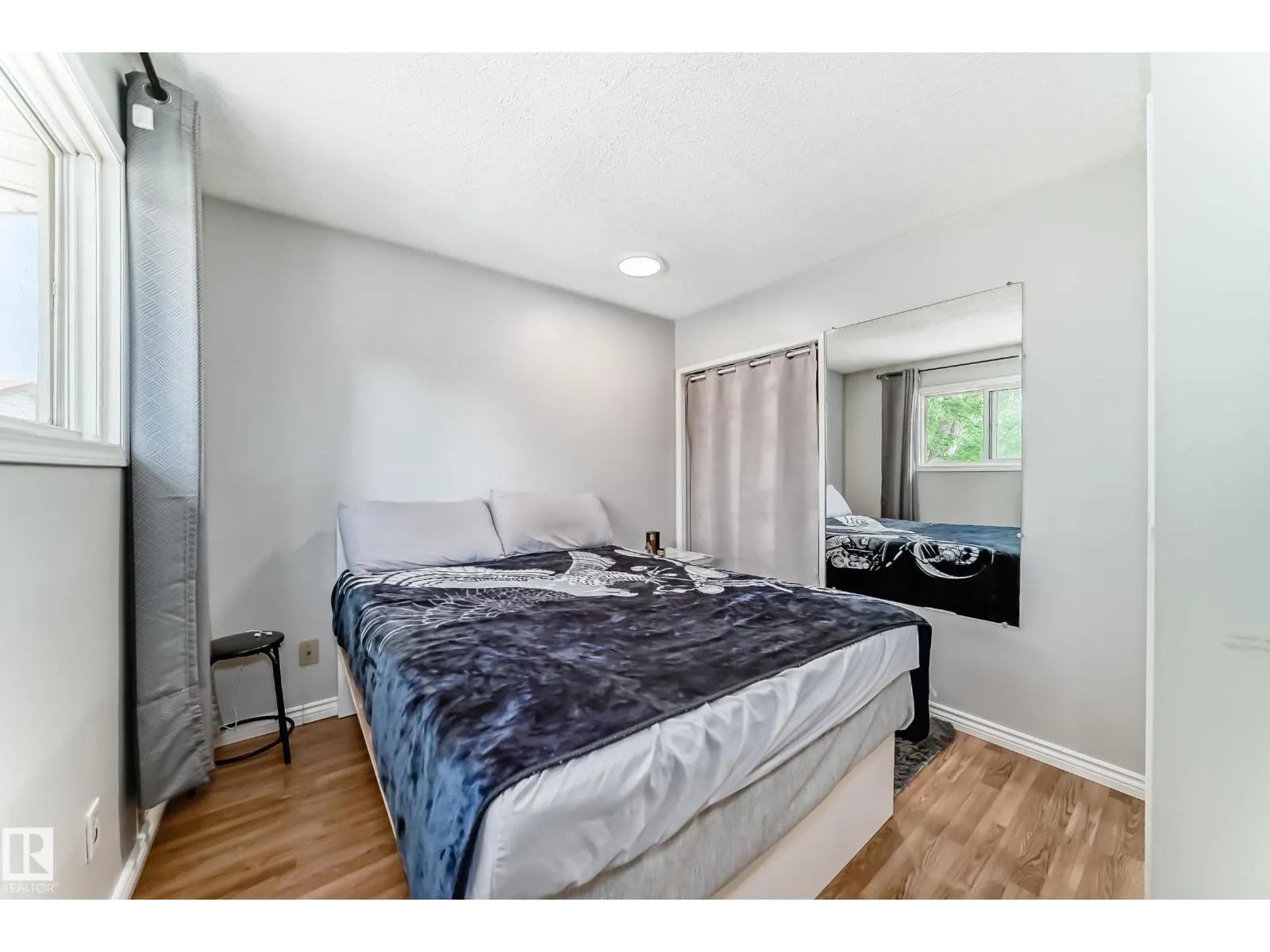 2343 139 AV NW