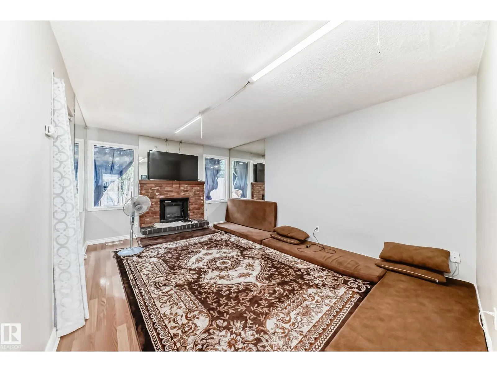 2343 139 AV NW