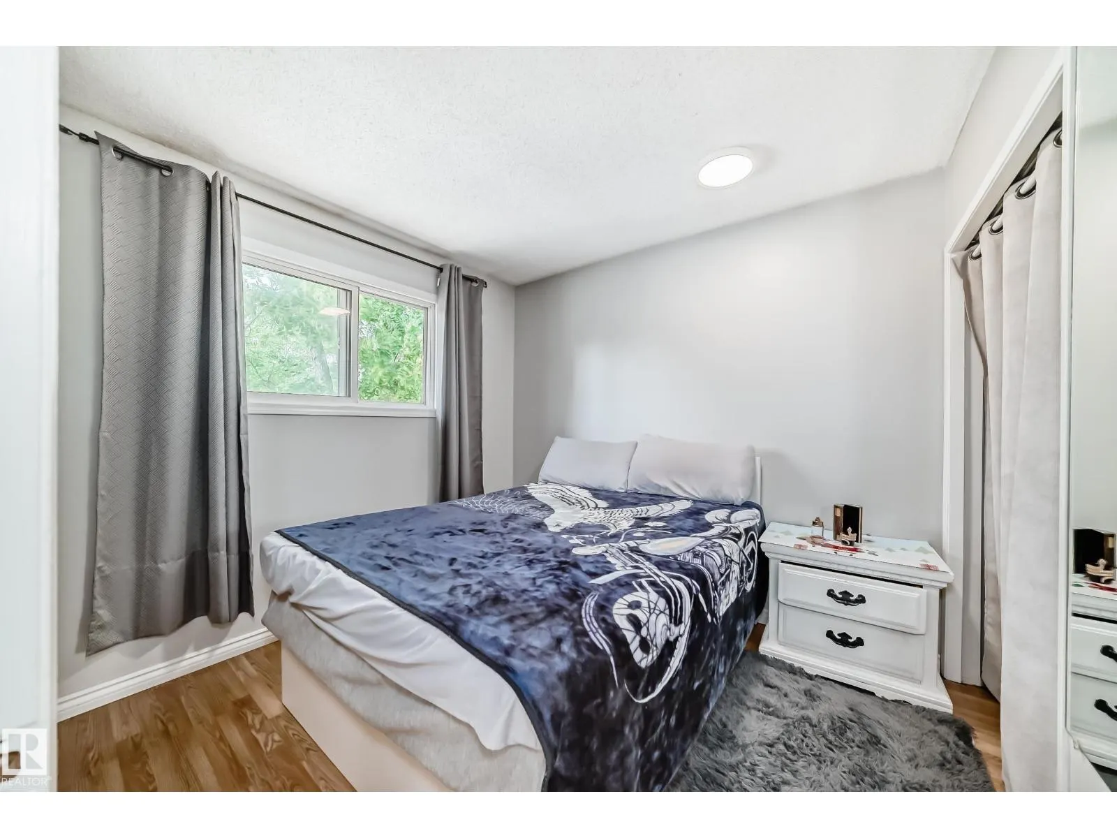 2343 139 AV NW