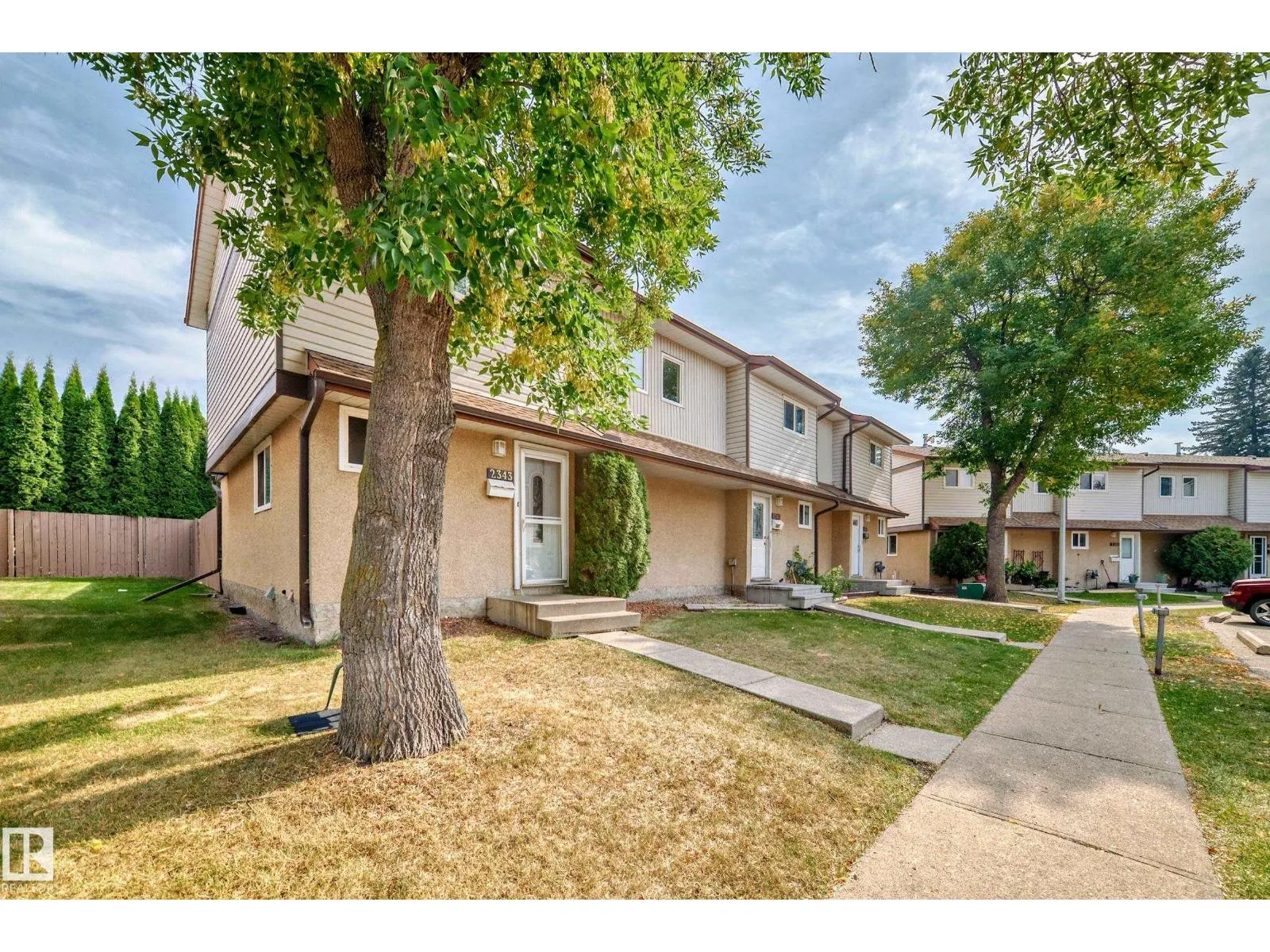 2343 139 AV NW