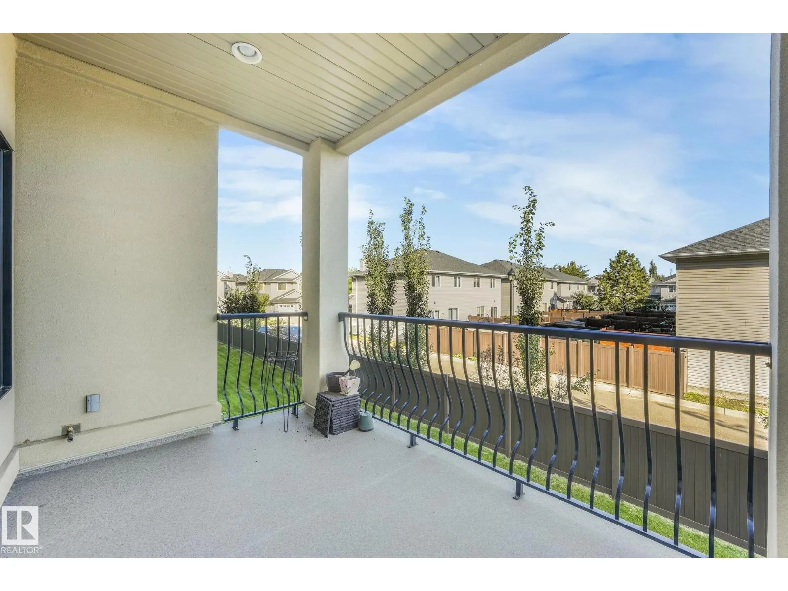 #232 1406 HODGSON WY NW