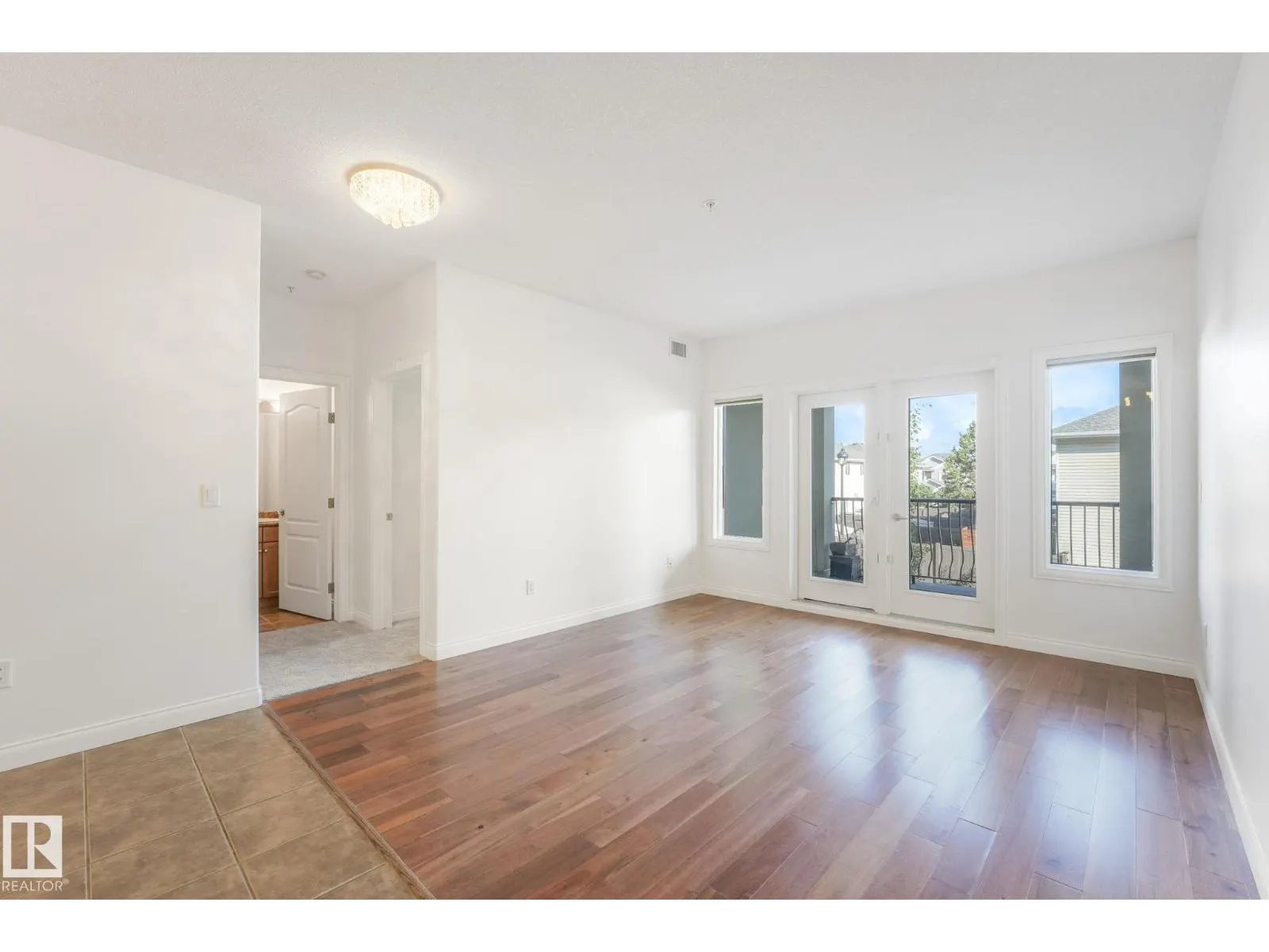 #232 1406 HODGSON WY NW