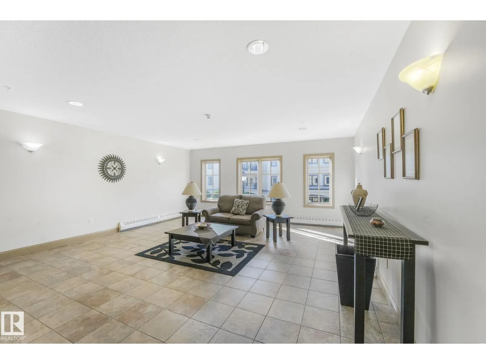 #232 1406 HODGSON WY NW