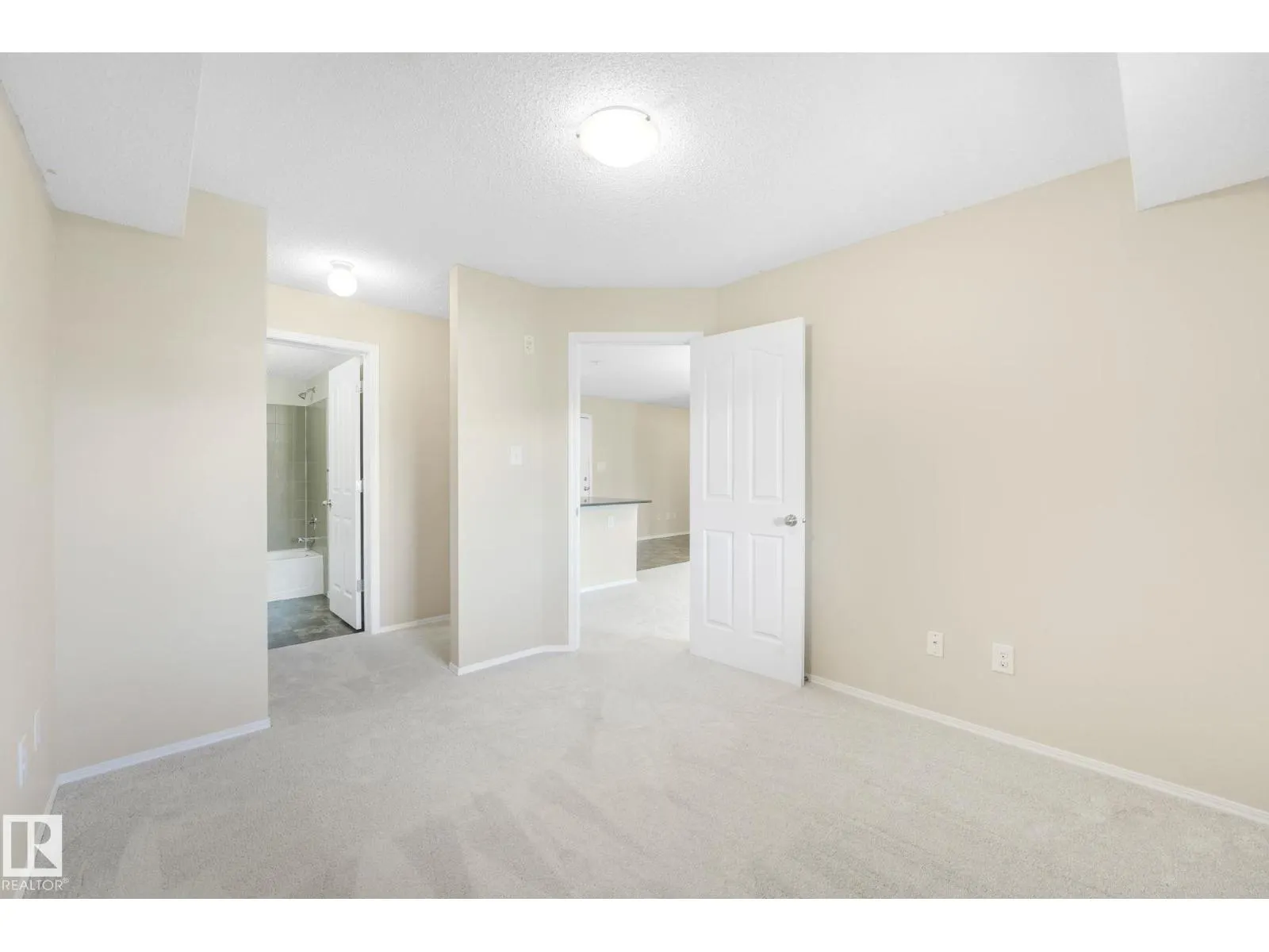 #214 1060 McConachie BV NW